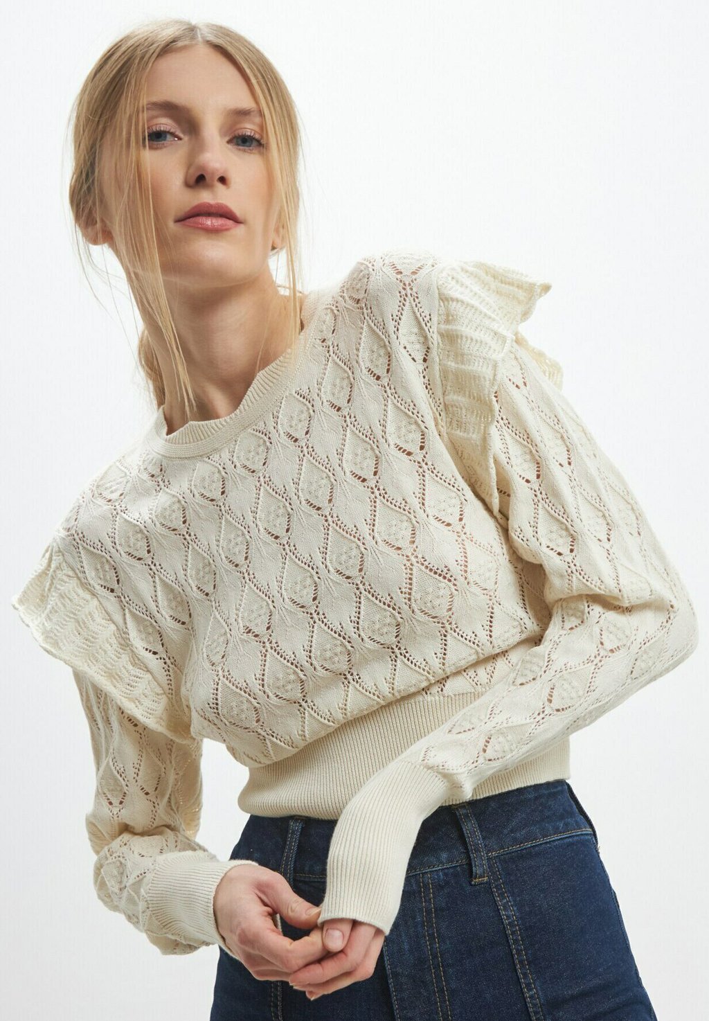 Джемпер TRAFORATA CON ROUCHES Calliope, белый
Джемпер TRAFORATA CON ROUCHES Calliope, белый