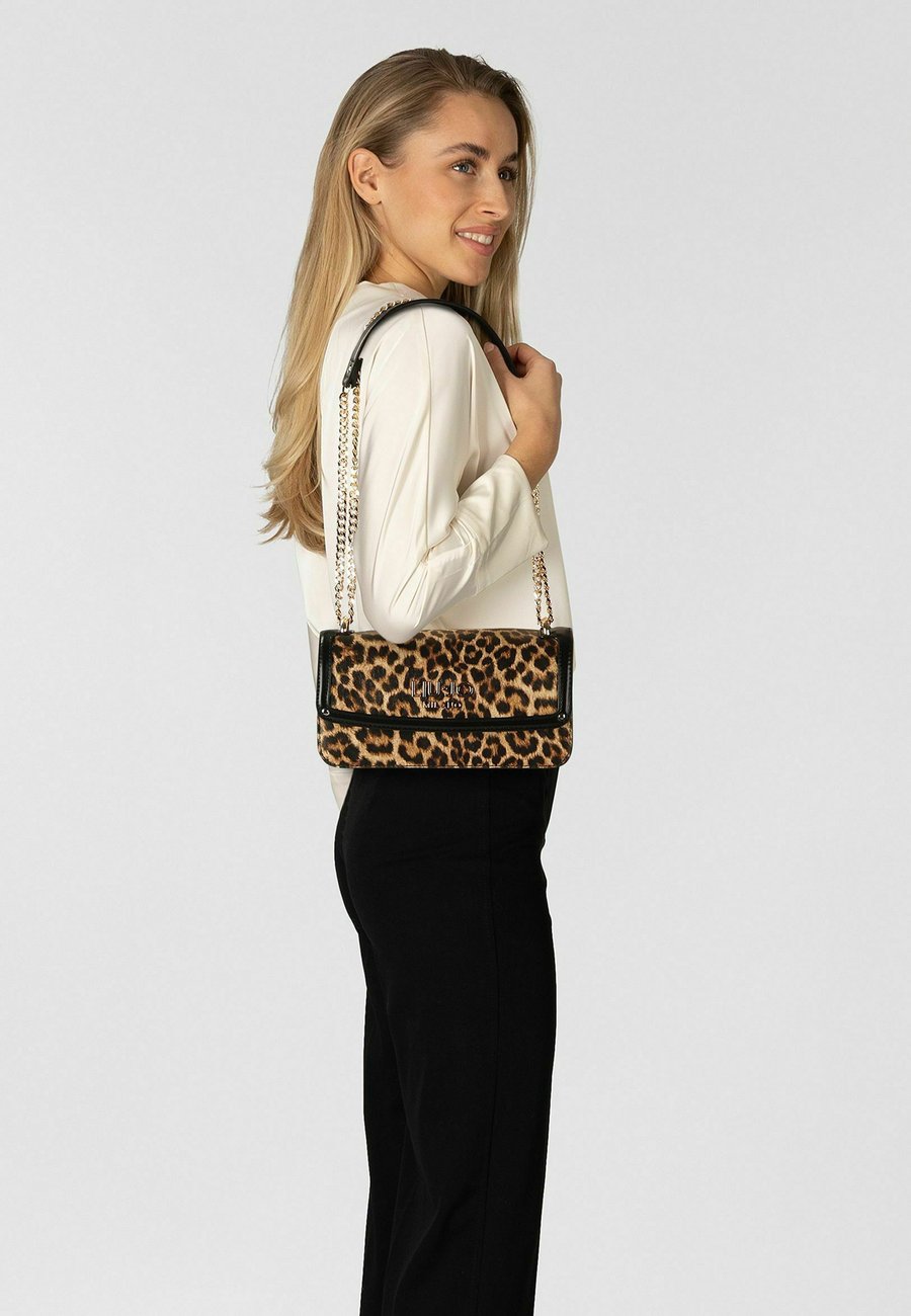 Сумка кросс-боди LIU JO EVRIM , Macul.Naturale/Brown
Сумка кросс-боди LIU JO EVRIM , Macul.Naturale/Brown