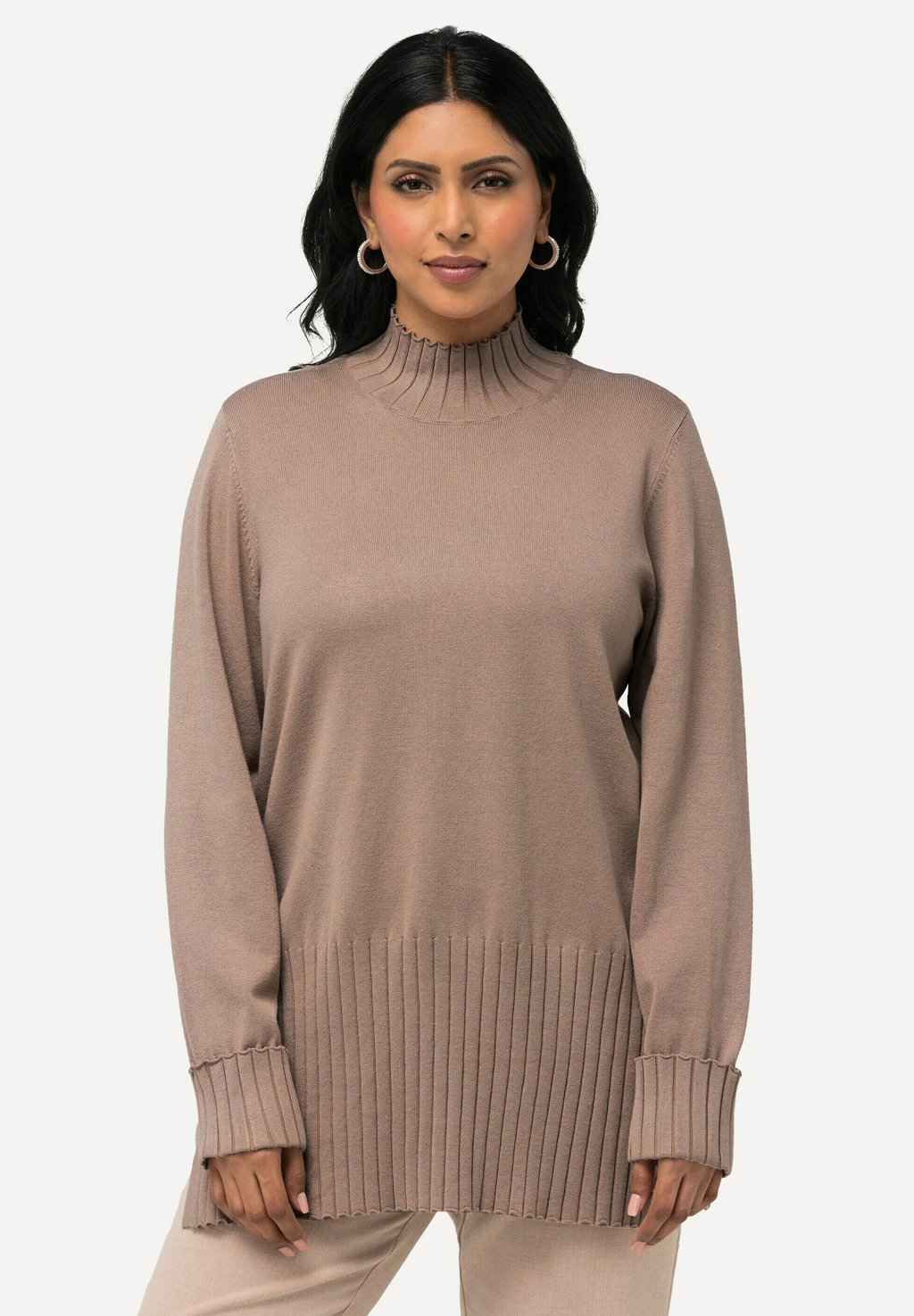 Джемпер STEHKRAGEN LANGARM Ulla Popken, песочный
Джемпер STEHKRAGEN LANGARM Ulla Popken, песочный