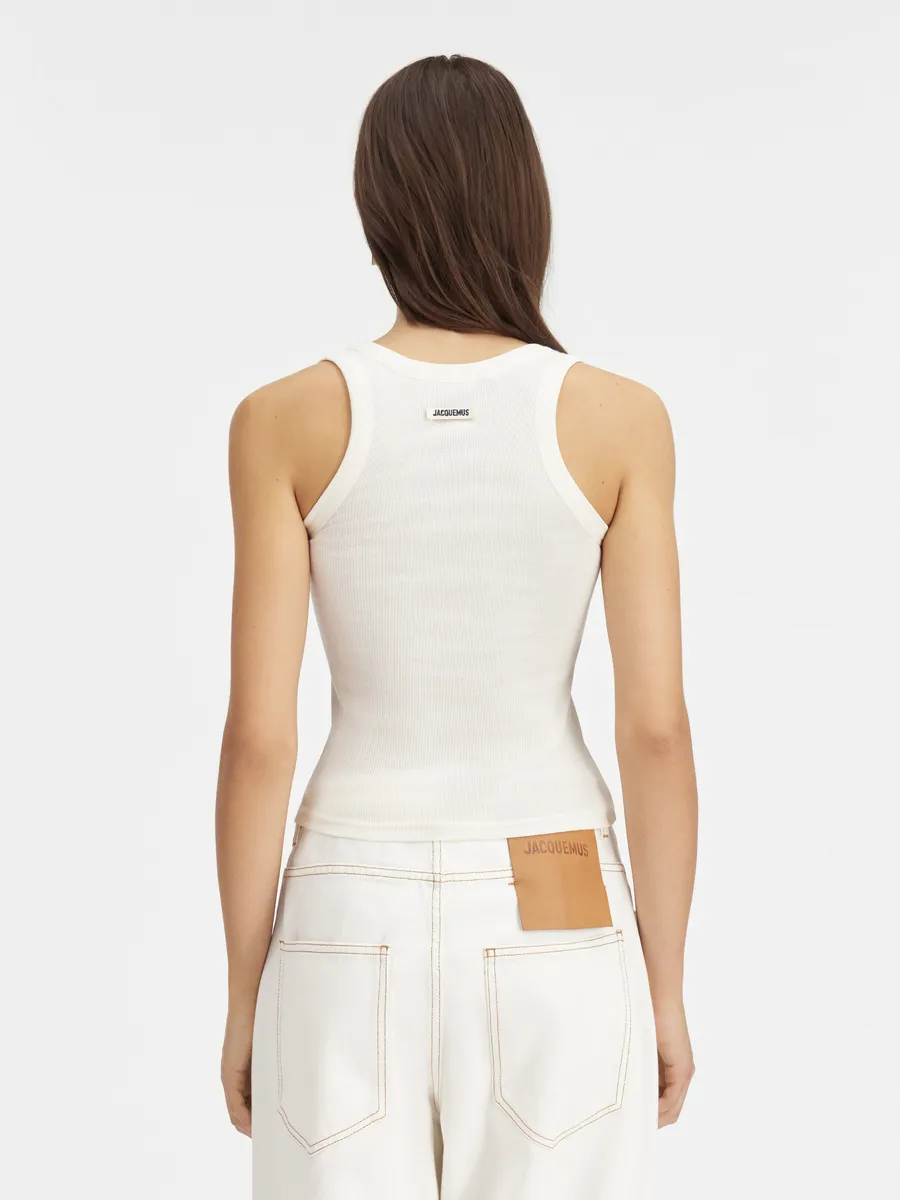 Майка из второй кожи Le débardeur Gr Grain Jacquemus, белый 
Майка из второй кожи Le débardeur Gr Grain Jacquemus, белый