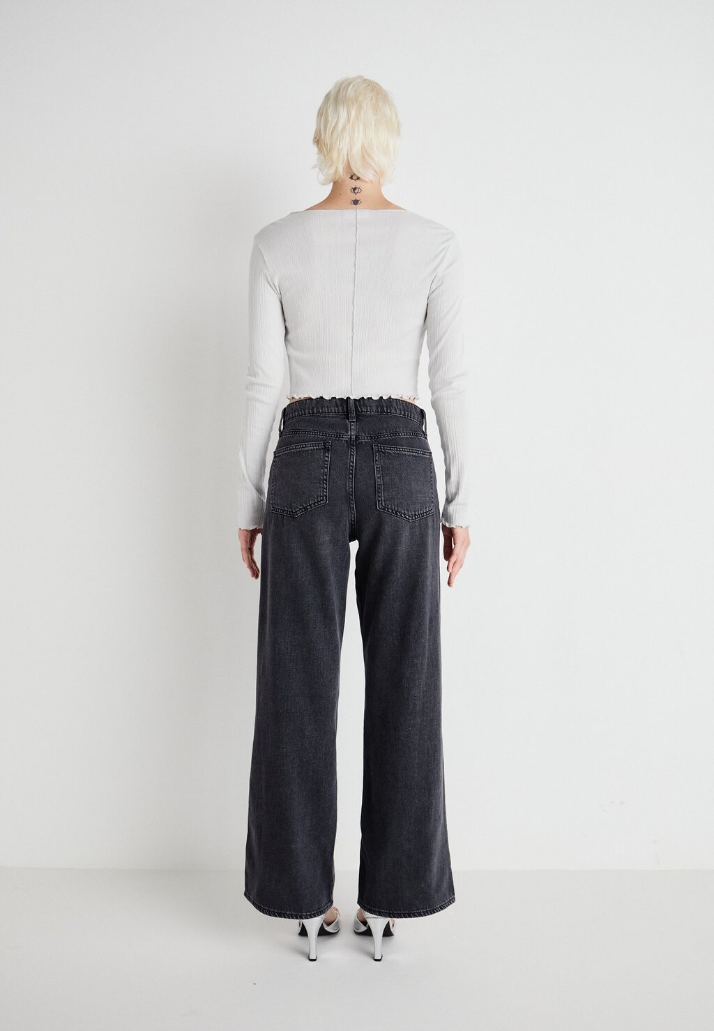 Джинсы свободного кроя WIDE LEG LEO GAP, черный
Джинсы свободного кроя WIDE LEG LEO GAP, черный