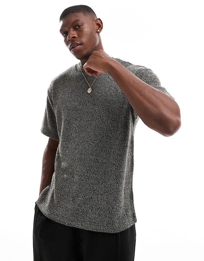 Трикотажная футболка Pacsun с короткими рукавами в меланжево-черном цвете
Трикотажная футболка Pacsun с короткими рукавами в меланжево-черном цвете