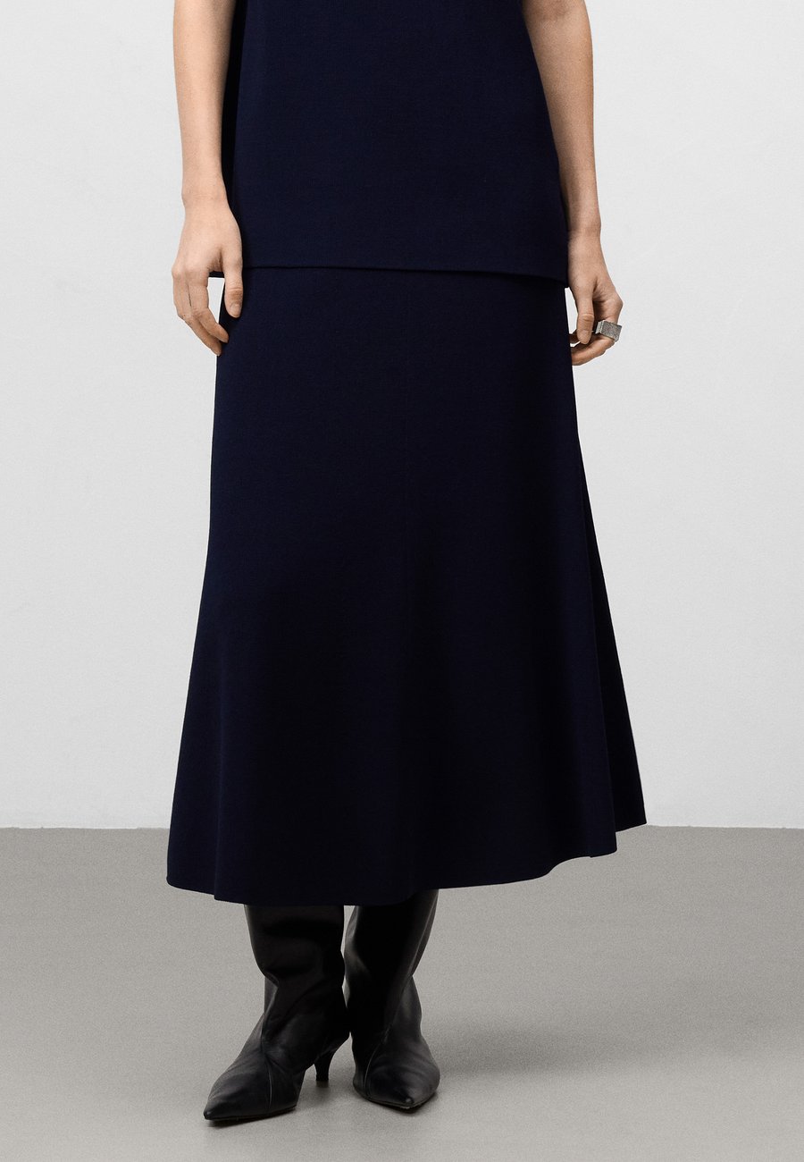 Юбка ADOLFO DOMINGUEZ A-line skirt, Navy Blue/Blue
Юбка ADOLFO DOMINGUEZ A-line skirt, Navy Blue/Blue
