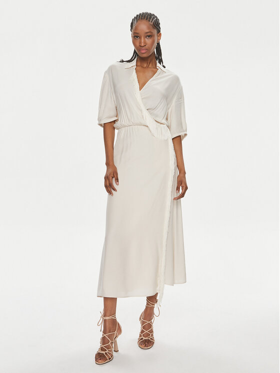 Платье на каждый день свободного покроя Macbeth 103561 A1WV Pinko, бежевый
Платье на каждый день свободного покроя Macbeth 103561 A1WV Pinko, бежевый