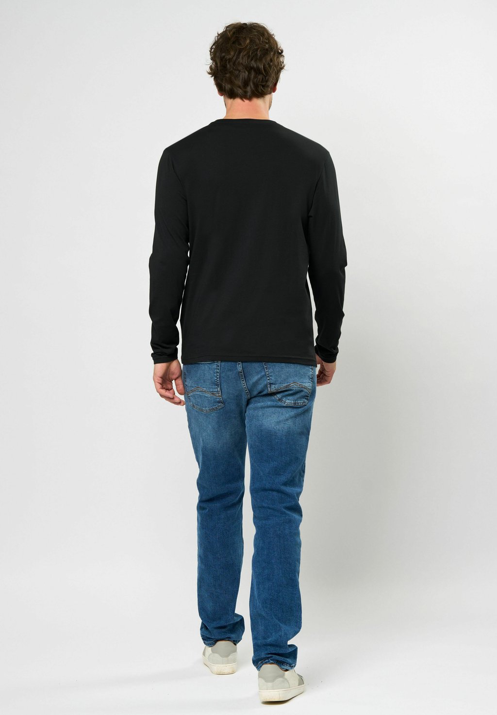 Топ с длинными рукавами JACK 3-PACK MCS, черный
Топ с длинными рукавами JACK 3-PACK MCS, черный