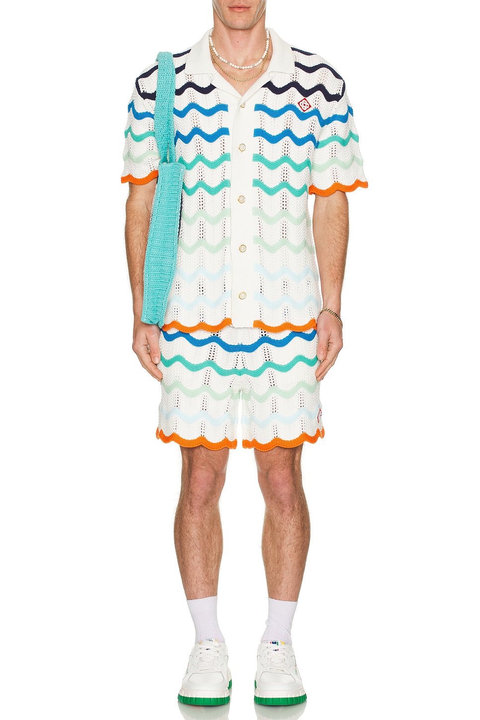 Шорты с градиентной волнообразной текстурой Casablanca, Wave
Шорты с градиентной волнообразной текстурой Casablanca, Wave