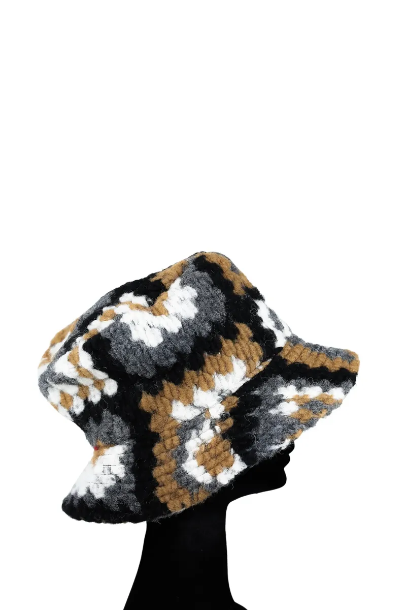 COLLEZIONE ALESSANDRO вязаная шапка "прихватка", серый
COLLEZIONE ALESSANDRO вязаная шапка "прихватка", серый