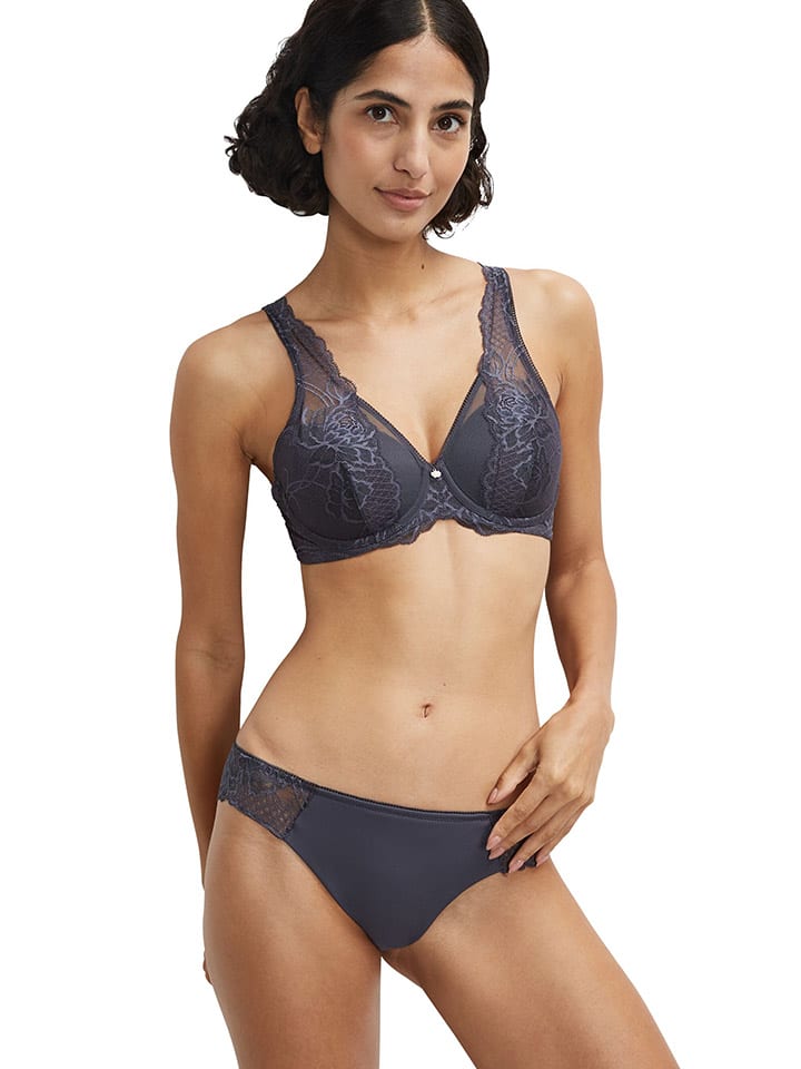 Бюстгальтер на косточках Triumph, фиолетовый
Бюстгальтер на косточках Triumph, фиолетовый