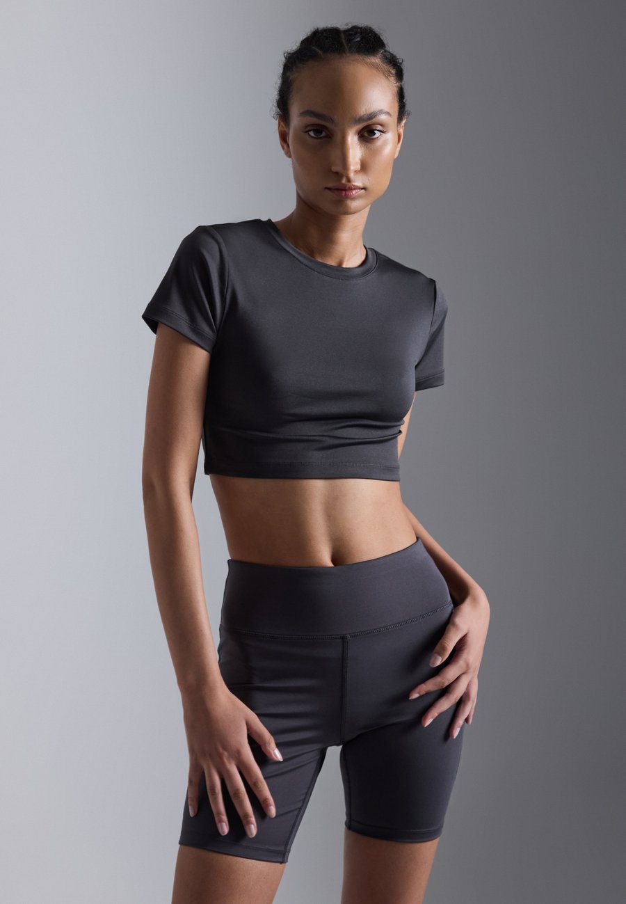 Футболка Even&Odd active Sports T-shirt, Dark Grey, Серый, Футболка Even&Odd active Sports T-shirt, Dark Grey
Футболка Even&Odd active Sports T-shirt, Dark Grey, Серый, Футболка Even&Odd active Sports T-shirt, Dark Grey