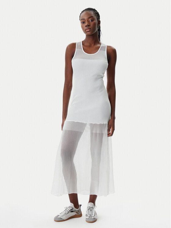 Трикотажное платье обычного кроя 104802 A2GJ Pinko, белый
Трикотажное платье обычного кроя 104802 A2GJ Pinko, белый