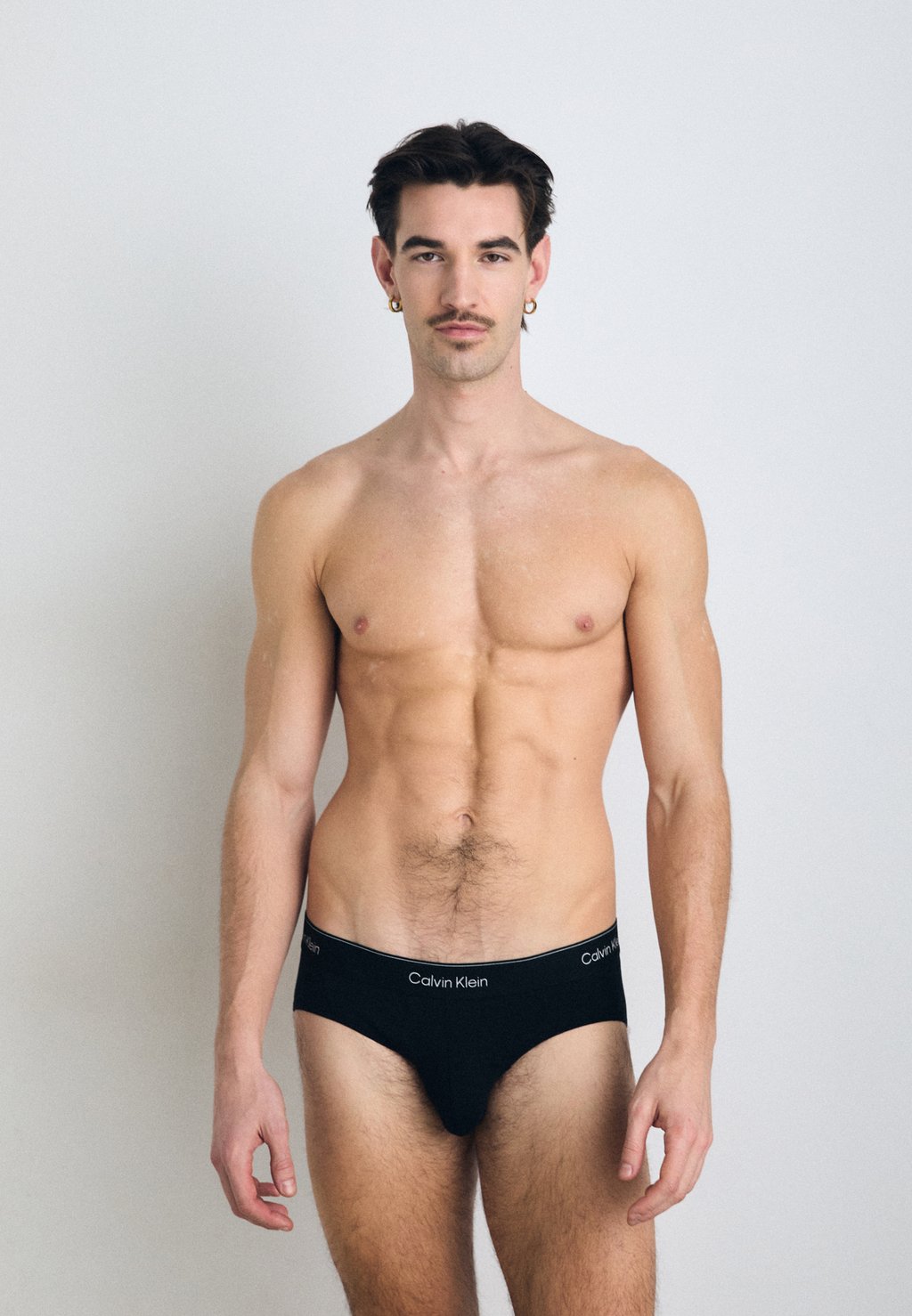 Трусы HIP 3 PACK - ICON STRETCH Calvin Klein Underwear, черный
Трусы HIP 3 PACK - ICON STRETCH Calvin Klein Underwear, черный