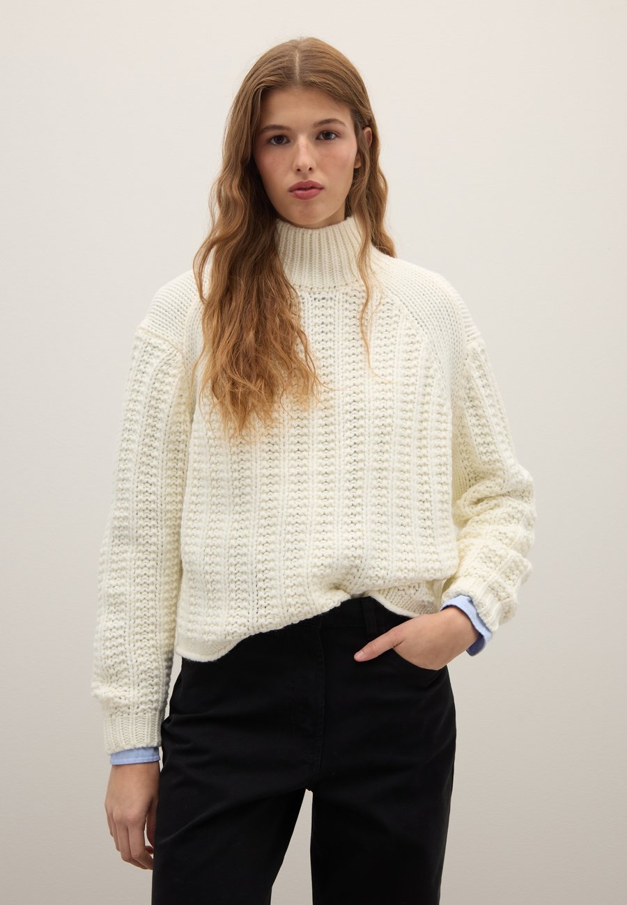 Джемпер PIOMBO Jumper, Milky White/White
Джемпер PIOMBO Jumper, Milky White/White