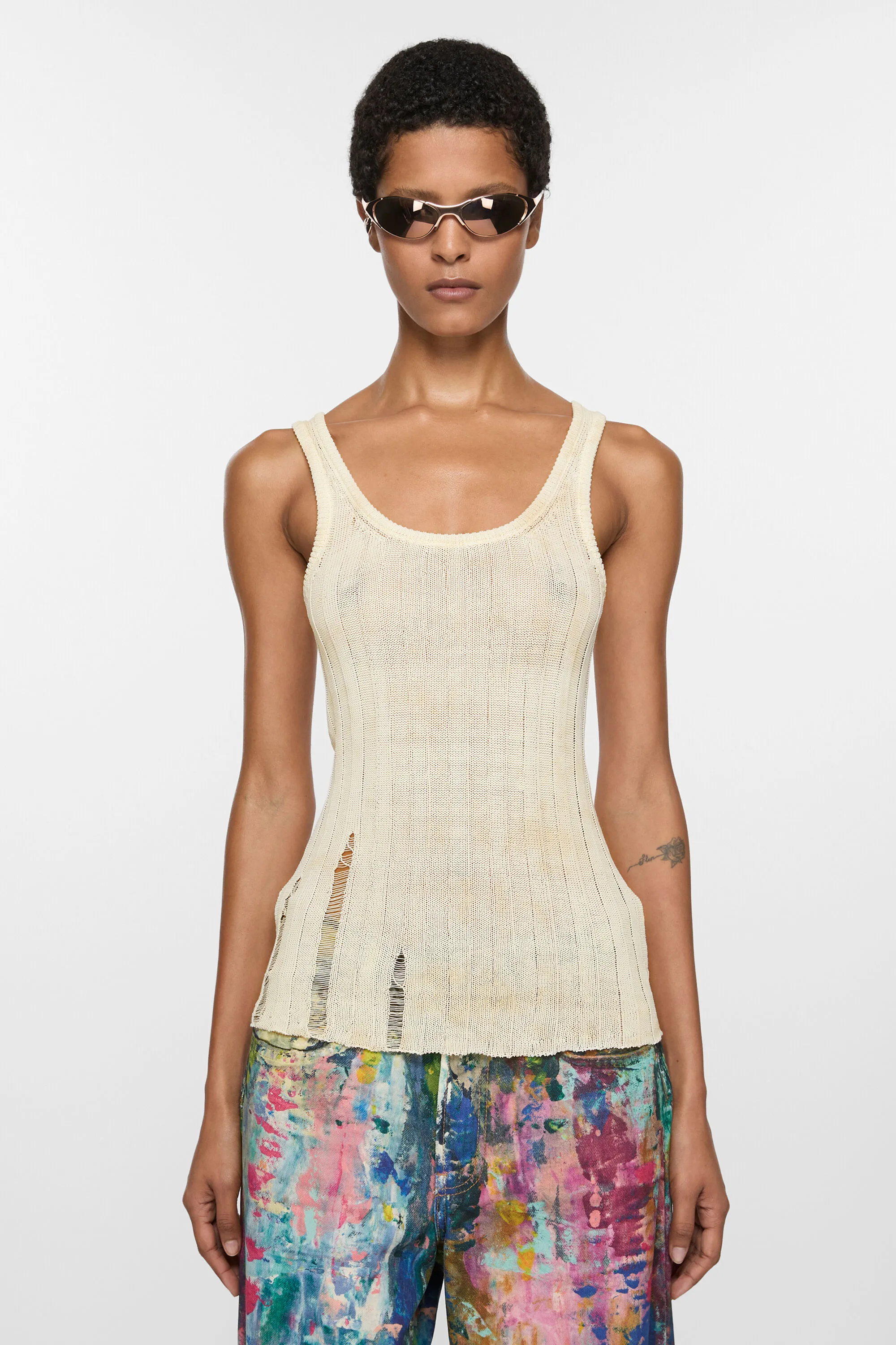 Майка Acne Studios, кремово-белый
Майка Acne Studios, кремово-белый