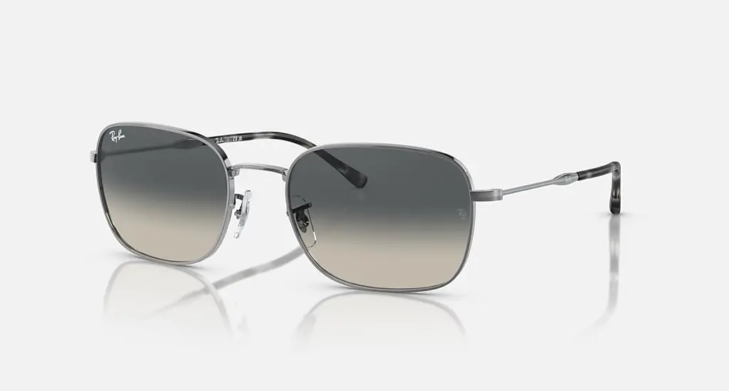 Солнцезащитные очки Ray-Ban RB3706, серый
Солнцезащитные очки Ray-Ban RB3706, серый