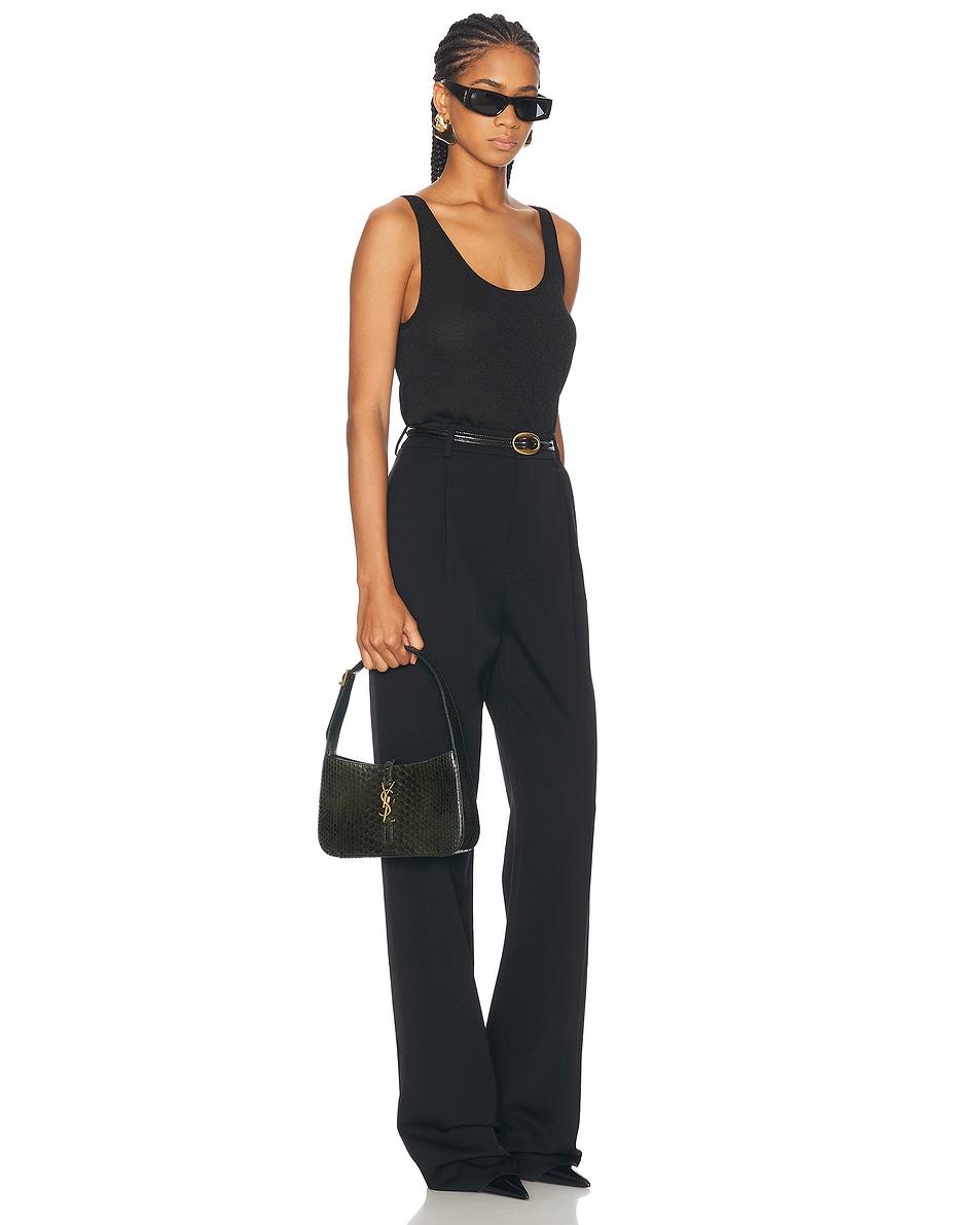 Сумка через плечо Le A 5 7 из питона Saint Laurent, цвет Treetop & Dark Treetop
Сумка через плечо Le A 5 7 из питона Saint Laurent, цвет Treetop & Dark Treetop