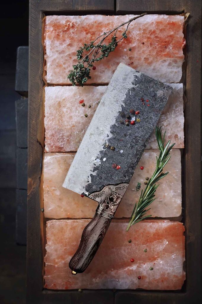 Специальный поварской нож, искусно украшенный. Тесак ручной ковки, нож для мясника Muxel
Специальный поварской нож, искусно украшенный. Тесак ручной ковки, нож для мясника Muxel