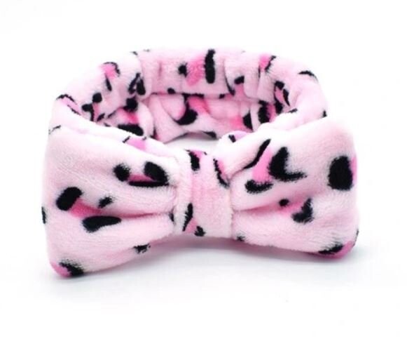 Deni Carte, Косметическая резинка для волос с леопардовым принтом
Deni Carte, Косметическая резинка для волос с леопардовым принтом