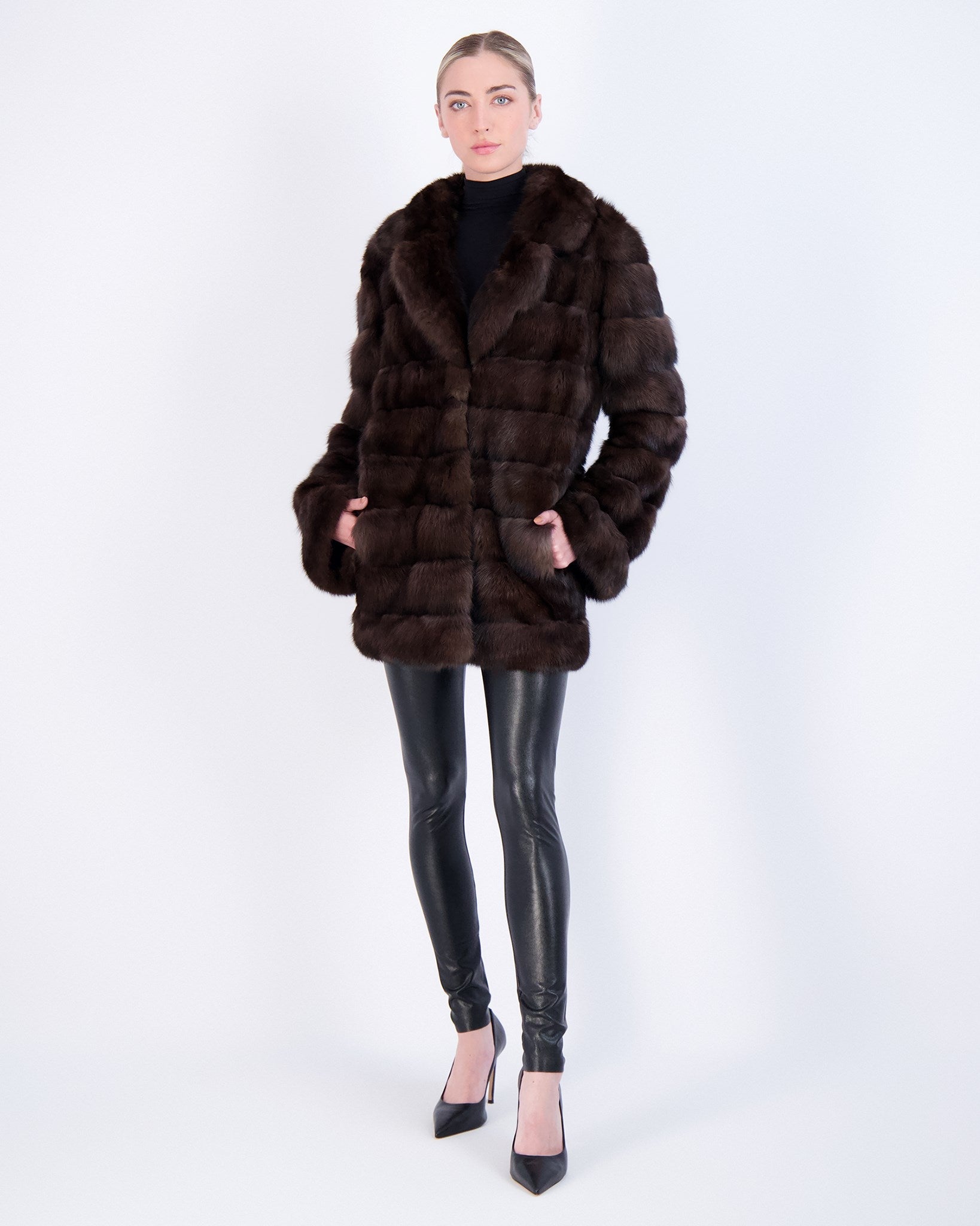 Куртка из соболя с воротником-стойкой Gorski, цвет silvery 0
Куртка из соболя с воротником-стойкой Gorski, цвет silvery 0