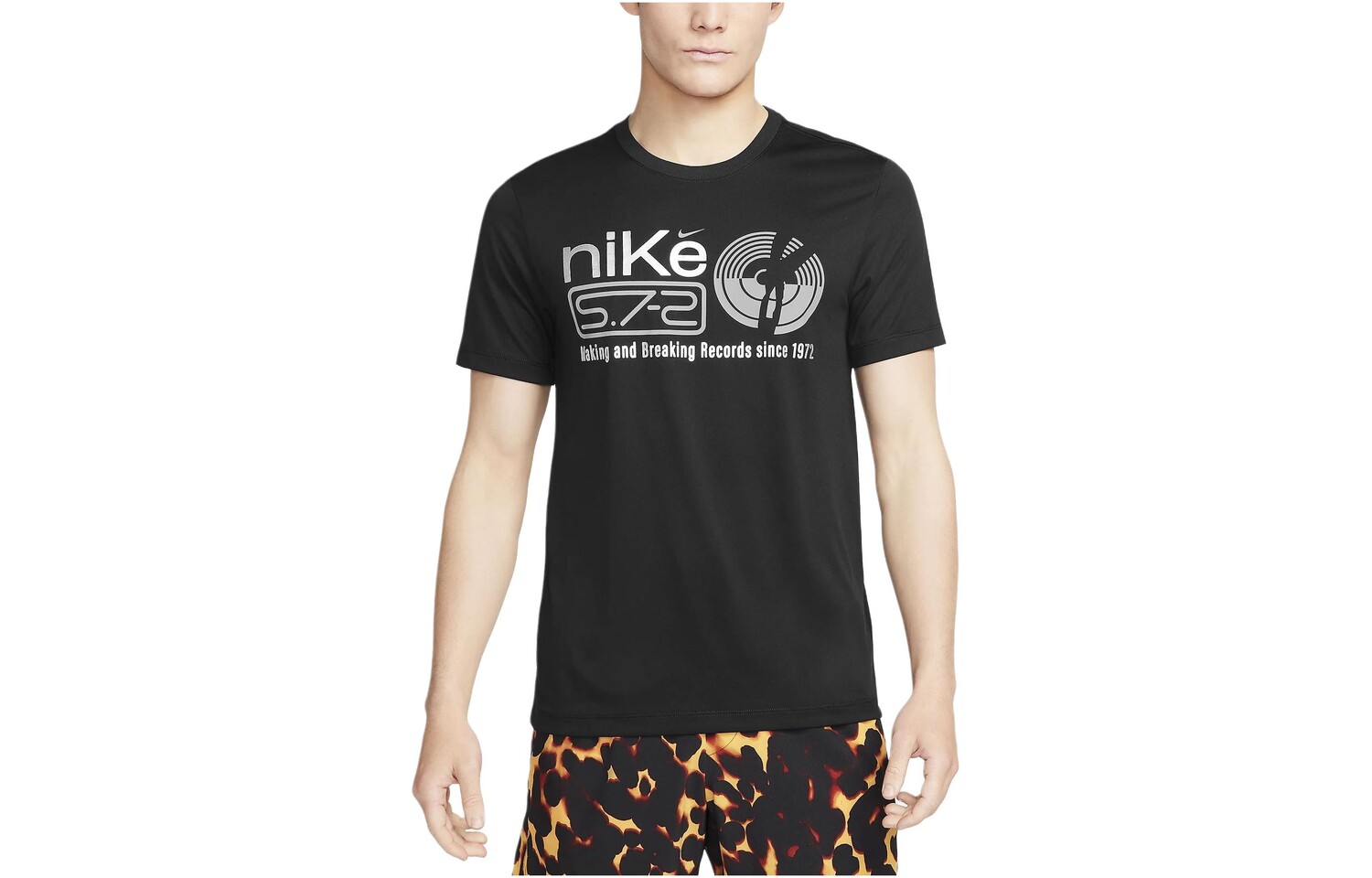 Футболка мужская черная Nike, черный
Футболка мужская черная Nike, черный