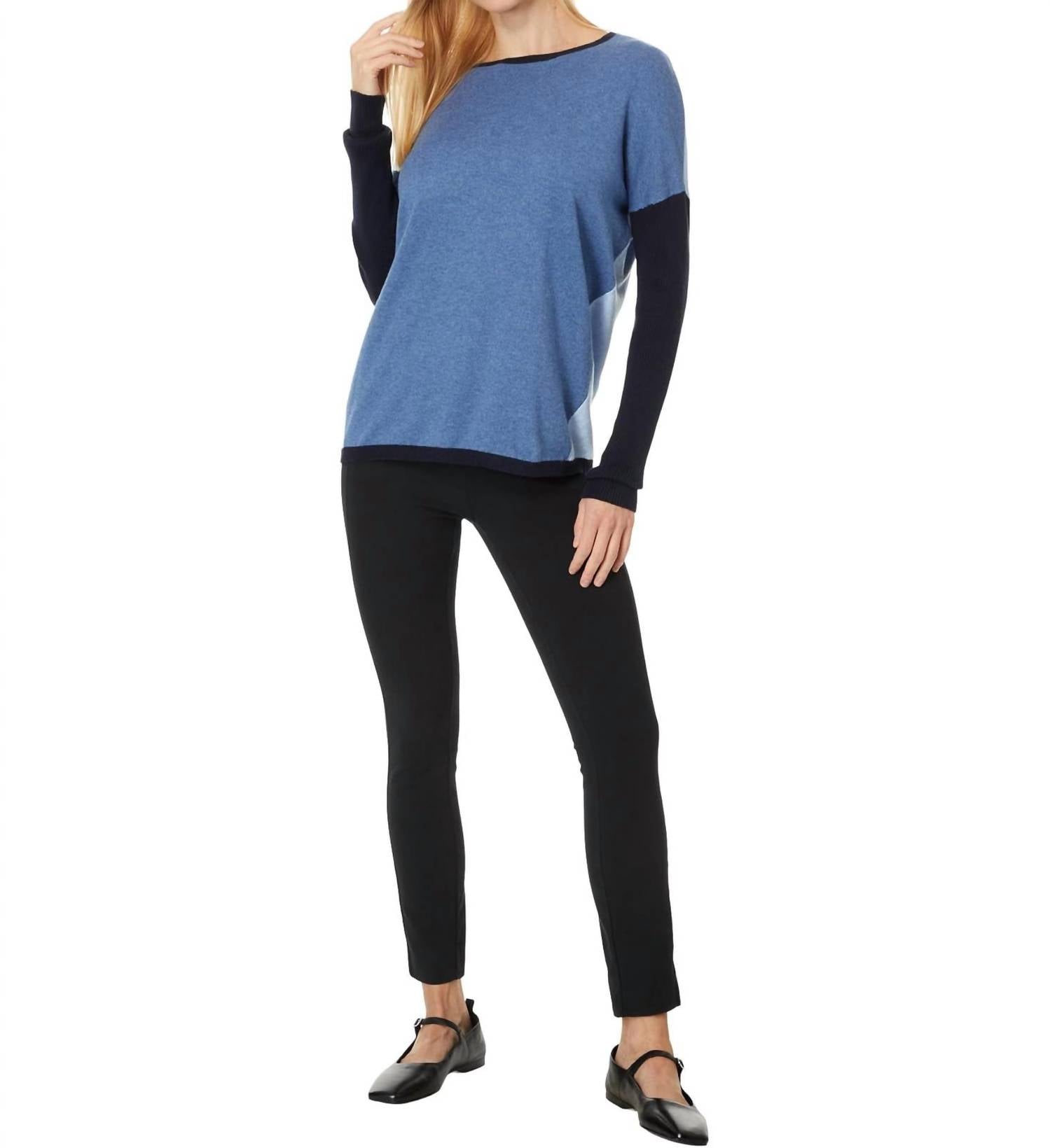 Синий свитер с цветными блоками Elliott Lauren
Синий свитер с цветными блоками Elliott Lauren