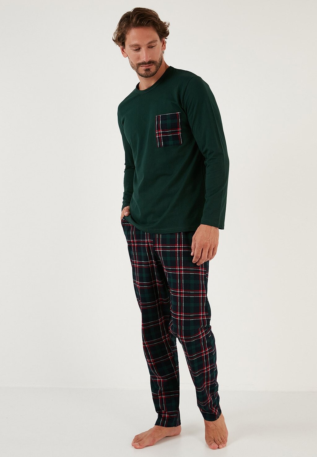 Пижамный комплект REGULAR FIT SET Buratti, зеленый
Пижамный комплект REGULAR FIT SET Buratti, зеленый