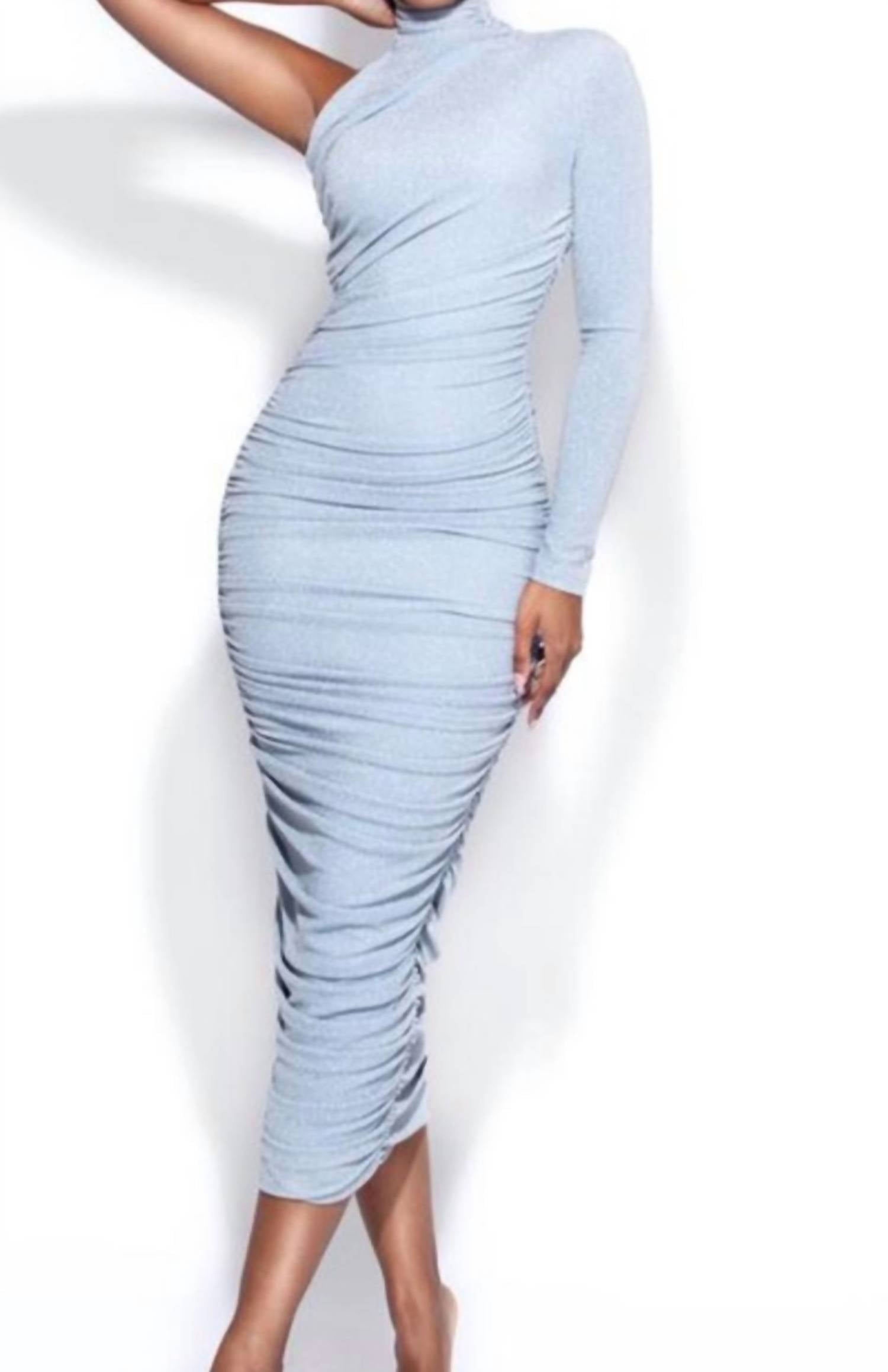 Пейтон Платье-карандаш с одним рукавом и сборками в серебристо-голубом цвете Miss Circle
Пейтон Платье-карандаш с одним рукавом и сборками в серебристо-голубом цвете Miss Circle