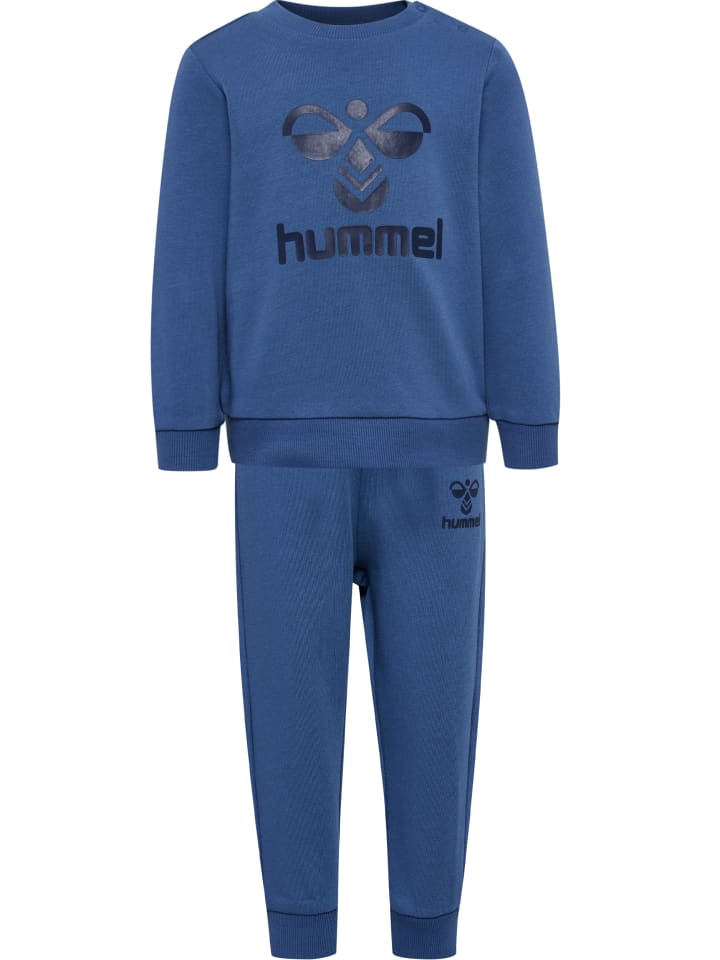 Спортивная куртка Hummel, цвет true navy
Спортивная куртка Hummel, цвет true navy