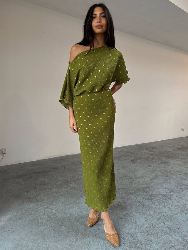 Платье миди плиссе с коротким рукавом Tilly в крапинку Never Fully Dressed
Платье миди плиссе с коротким рукавом Tilly в крапинку Never Fully Dressed