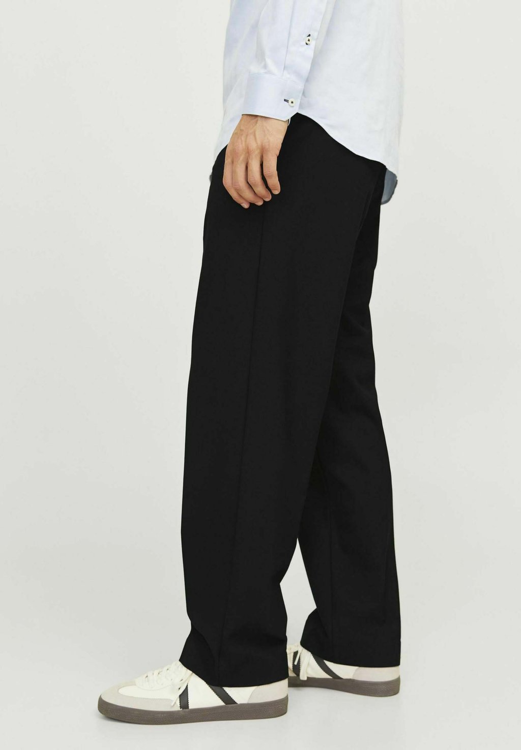 Чиносы JPSTKARL JJBANKS Jack & Jones PREMIUM, черный
Чиносы JPSTKARL JJBANKS Jack & Jones PREMIUM, черный