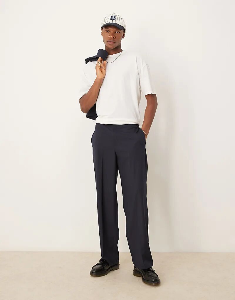 Элегантные широкие брюки ASOS DESIGN темно-синего цвета
Элегантные широкие брюки ASOS DESIGN темно-синего цвета