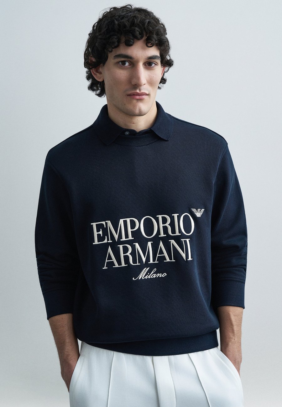 Толстовка Emporio Armani Sweatshirt, Blu Navy/Dark Blue
Толстовка Emporio Armani Sweatshirt, Blu Navy/Dark Blue