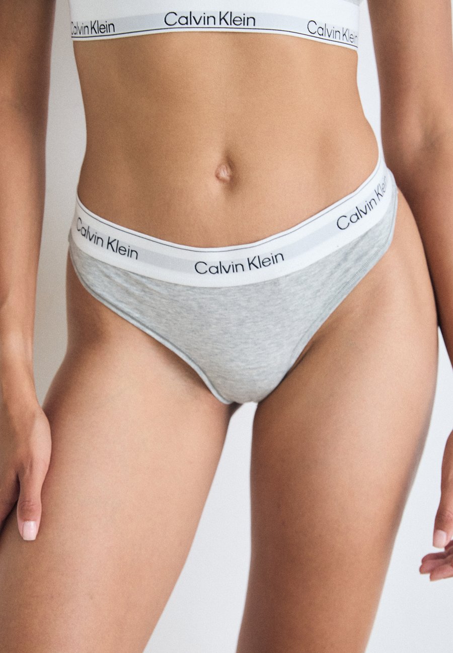 Брифы Calvin Klein Underwear HIGH LEG TANGA ICON, Grey Heather/Light Grey
Брифы Calvin Klein Underwear HIGH LEG TANGA ICON, Grey Heather/Light Grey