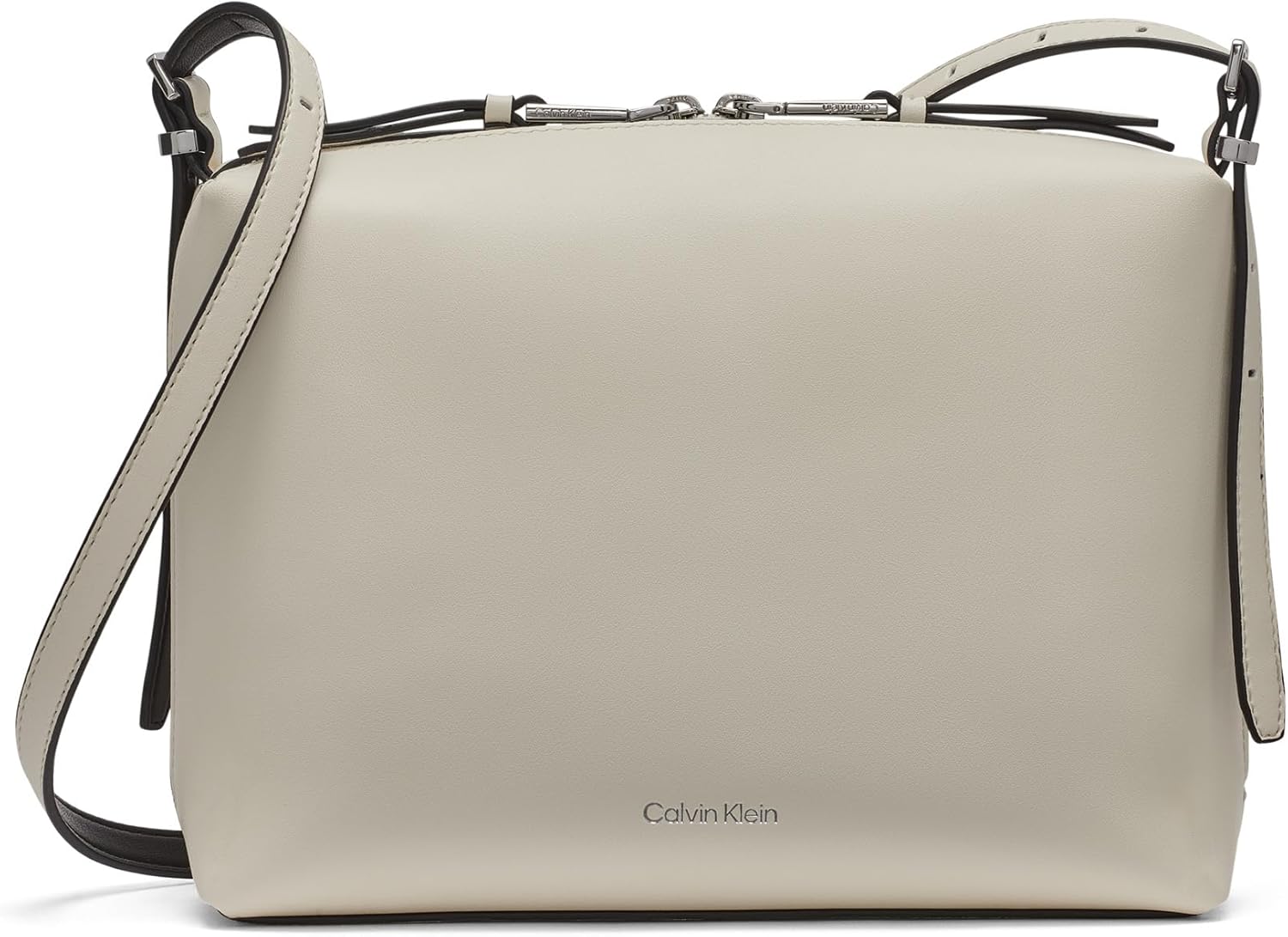 Сумка-кроссбоди Calvin Klein Lowen с застежкой-молнией, White/Black
Сумка-кроссбоди Calvin Klein Lowen с застежкой-молнией, White/Black