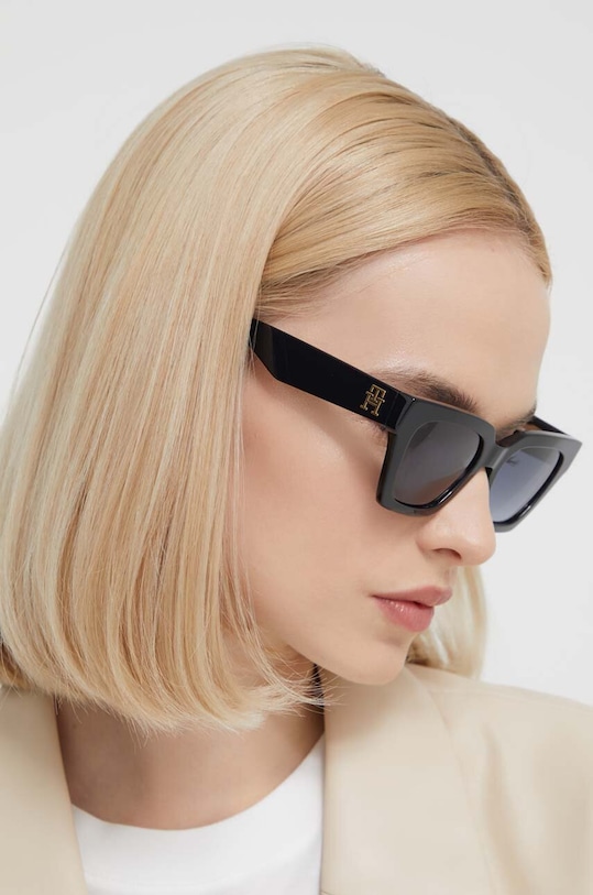 Солнцезащитные очки Tommy Hilfiger, черный
Солнцезащитные очки Tommy Hilfiger, черный