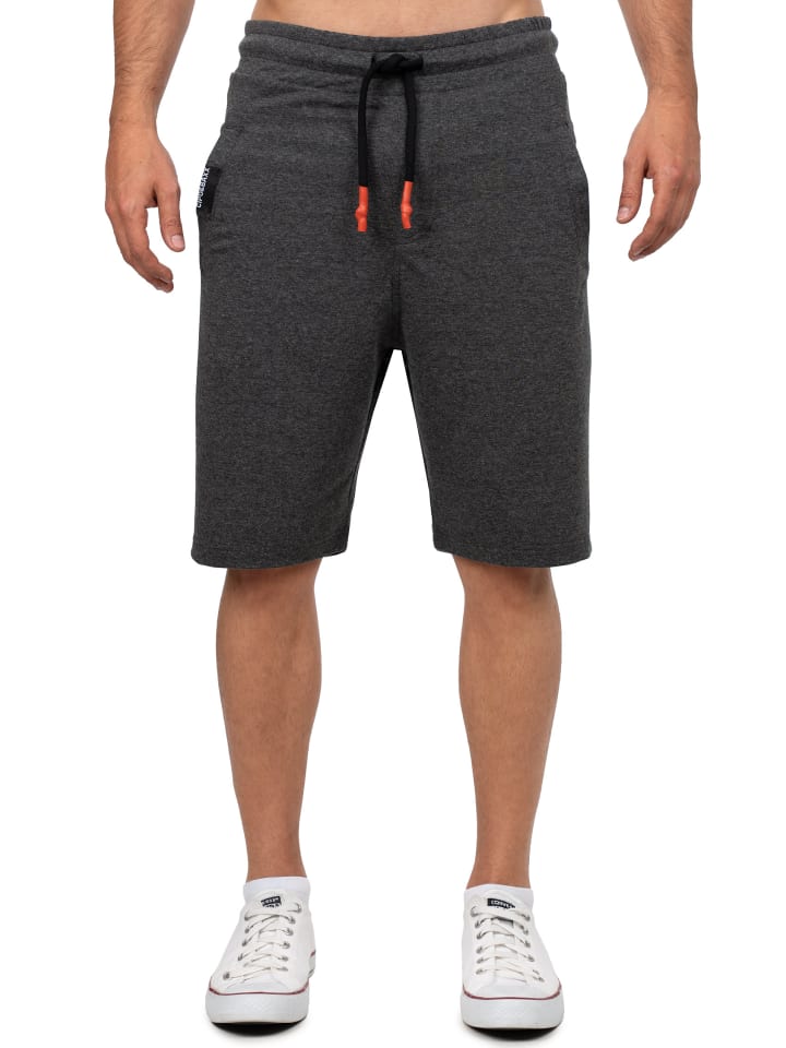 Шорты цвета антрацит Cipo & Baxx
Шорты цвета антрацит Cipo & Baxx