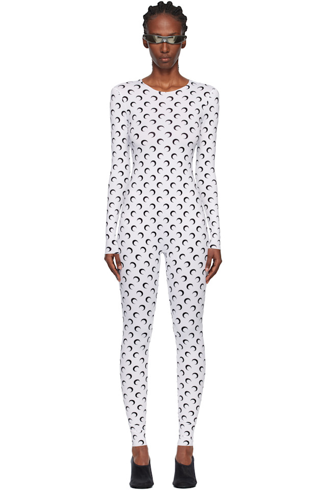 Marine Serre Белый комбинезон из переработанного трикотажа с лунным рисунком
Marine Serre Белый комбинезон из переработанного трикотажа с лунным рисунком