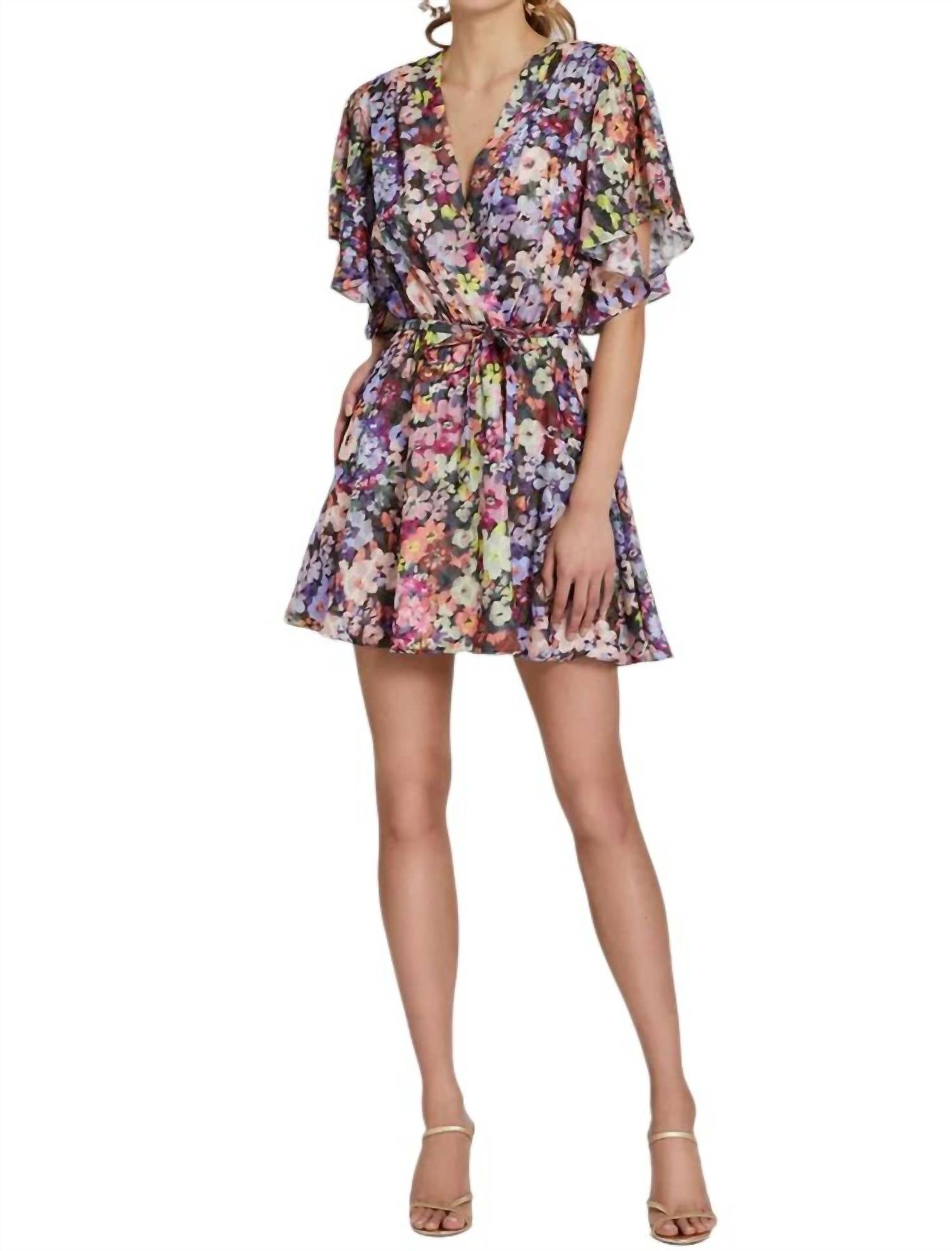 Платье Лукреции в Zahra Fleur Amanda Uprichard
Платье Лукреции в Zahra Fleur Amanda Uprichard