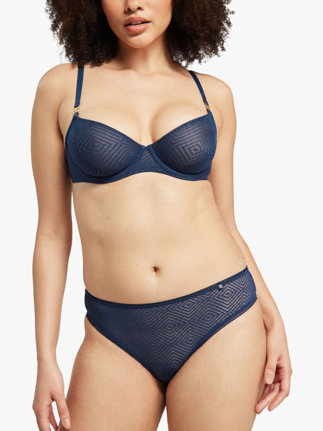 Бюстгальтер Nudea The Lift Balcony, темно-синий
Бюстгальтер Nudea The Lift Balcony, темно-синий