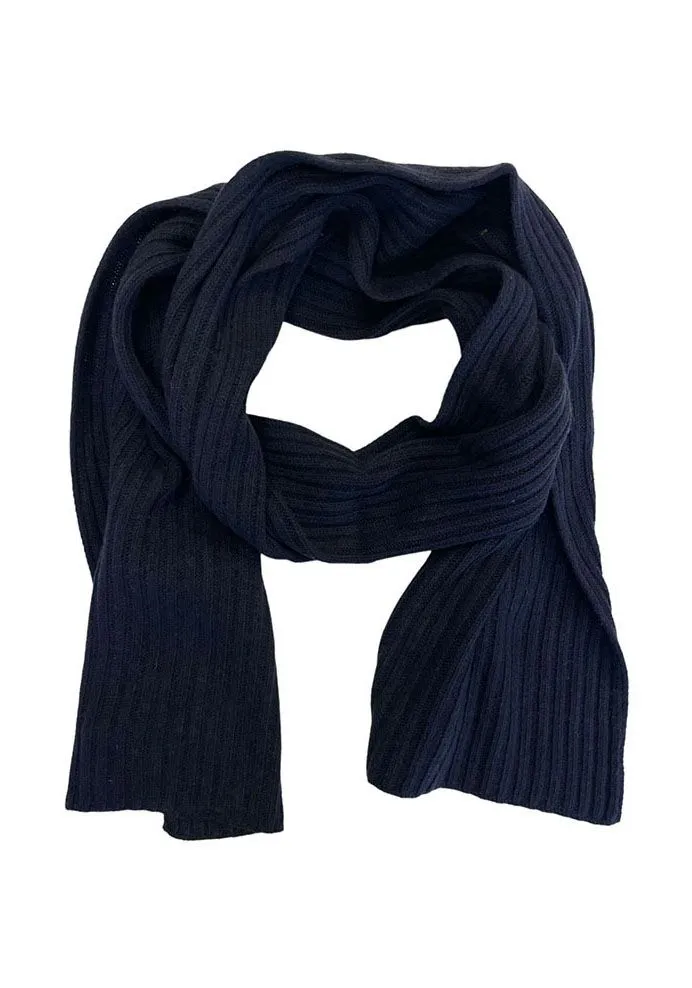 Вязаный шарф MONTI, классическая резинка, цвет морской волны
Вязаный шарф MONTI, классическая резинка, цвет морской волны