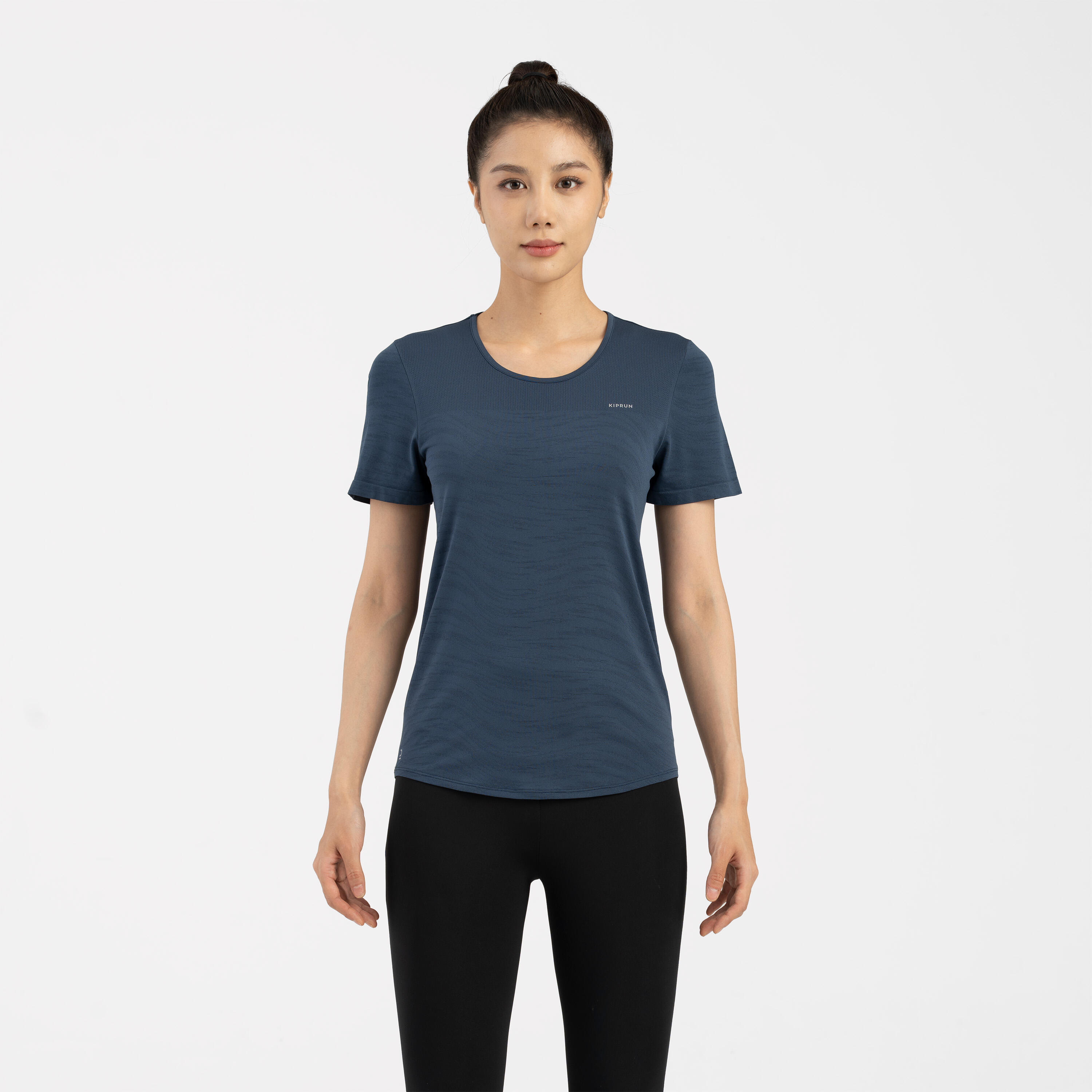 Женская беговая и трейловая футболка Kiprun Run 500
Женская беговая и трейловая футболка Kiprun Run 500
