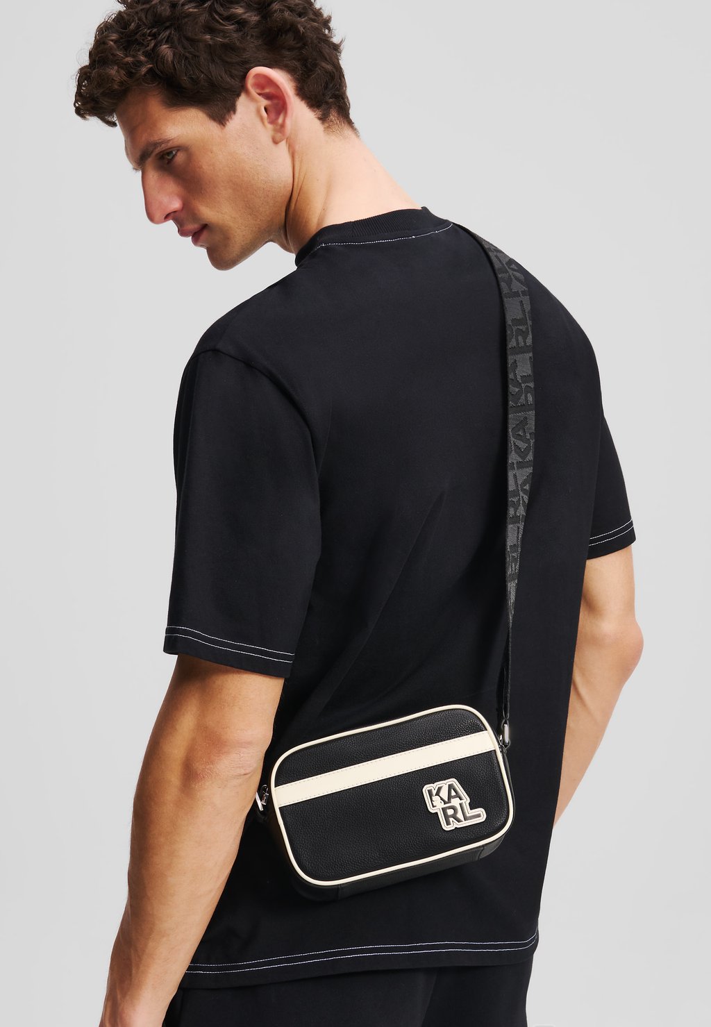 Сумка через плечо Across body bag KARL LAGERFELD, черный
Сумка через плечо Across body bag KARL LAGERFELD, черный