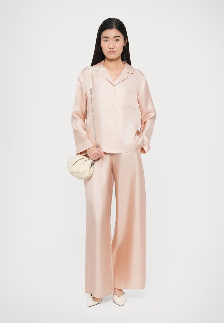 Блуза MAX&Co. LELFI SHIRT, Pink
Блуза MAX&Co. LELFI SHIRT, Pink