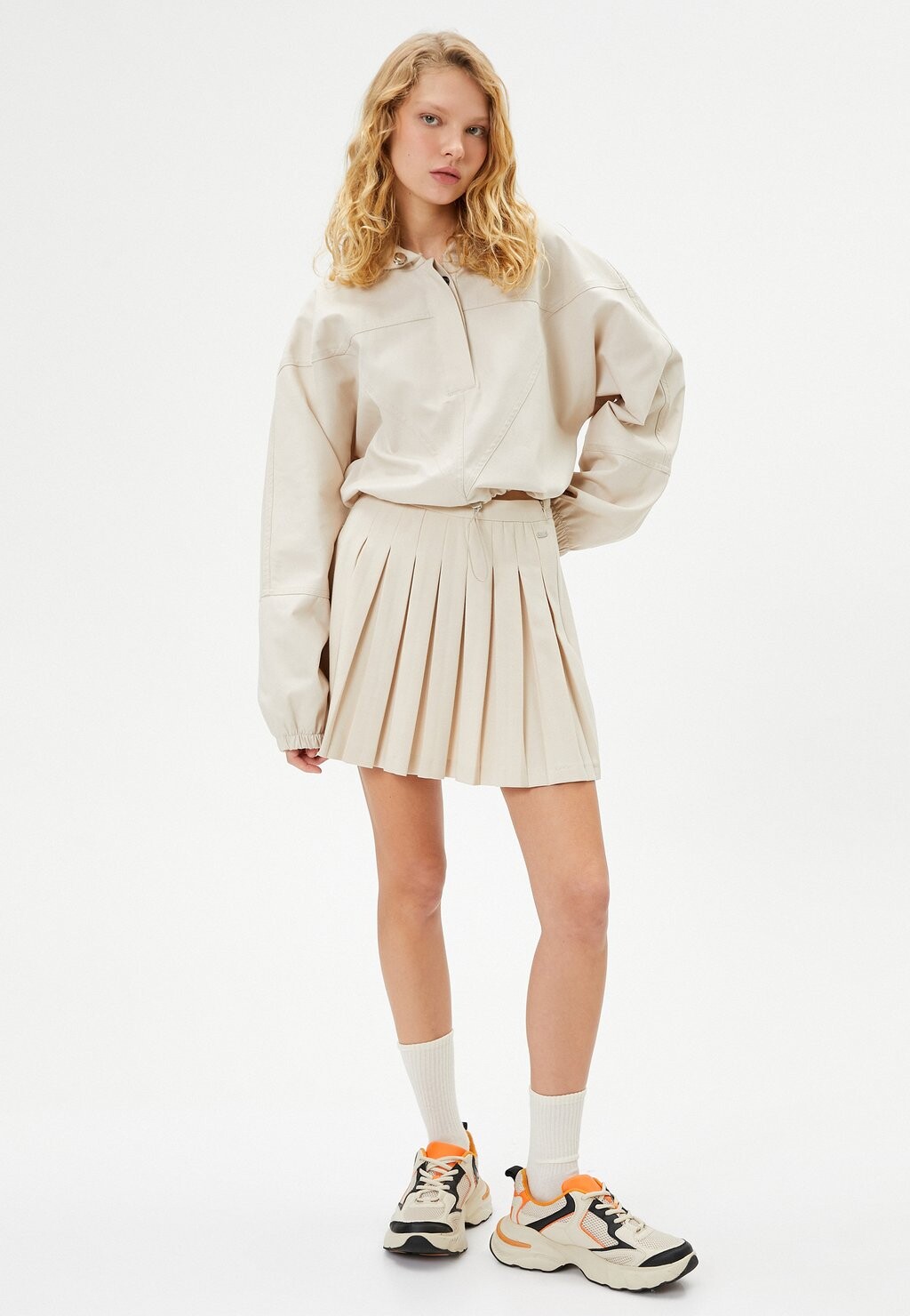 Толстовка с капюшоном PARACHUTE CROP HALF BUTTON DETAIL LONG PUFF SLEEVE Koton, бежевый
Толстовка с капюшоном PARACHUTE CROP HALF BUTTON DETAIL LONG PUFF SLEEVE Koton, бежевый