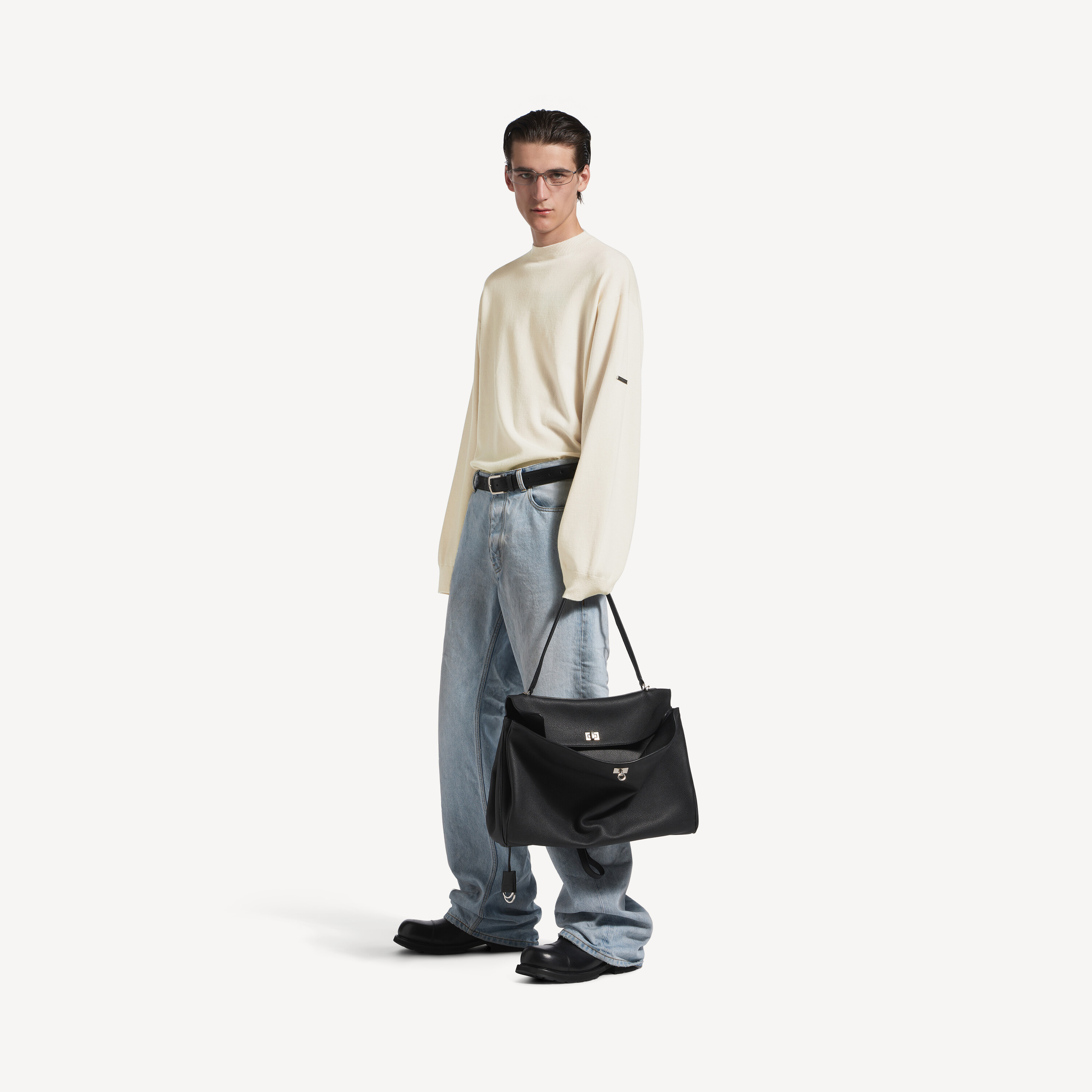 Мужской свитер с круглым вырезом кремового цвета BALENCIAGA, кремовый
Мужской свитер с круглым вырезом кремового цвета BALENCIAGA, кремовый