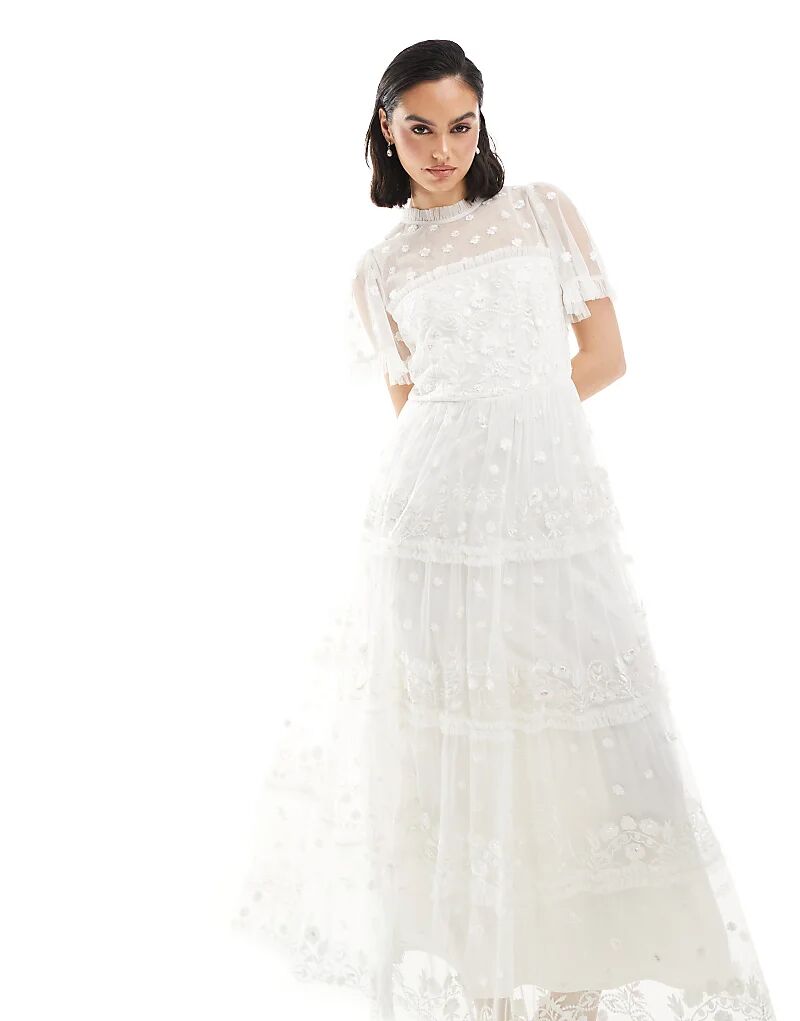 Платье миди с короткими рукавами и цветочной вышивкой Maya белого цвета Maya
Платье миди с короткими рукавами и цветочной вышивкой Maya белого цвета Maya