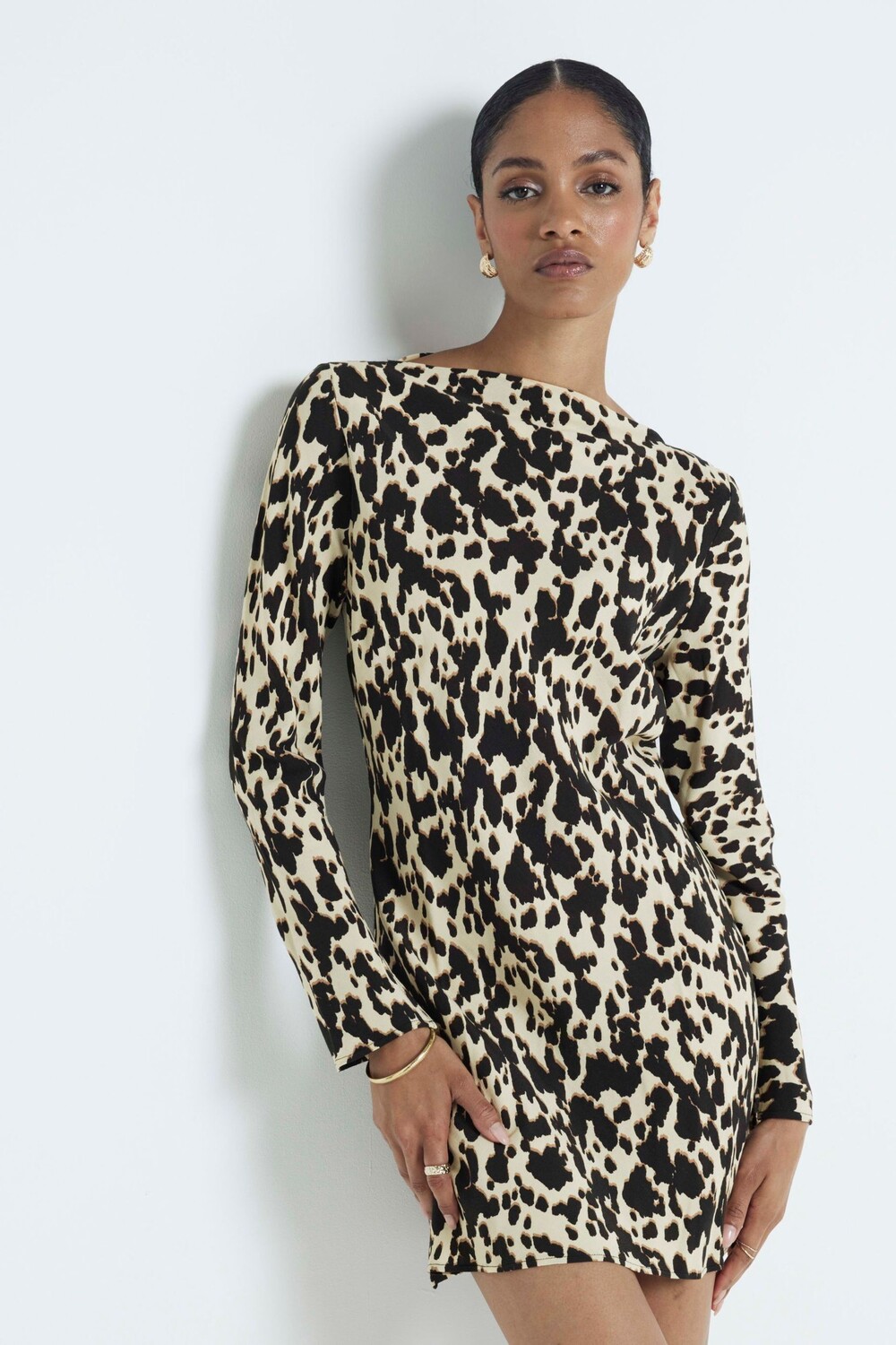 Мини платье с леопардовым принтом River Island, коричневый
Мини платье с леопардовым принтом River Island, коричневый