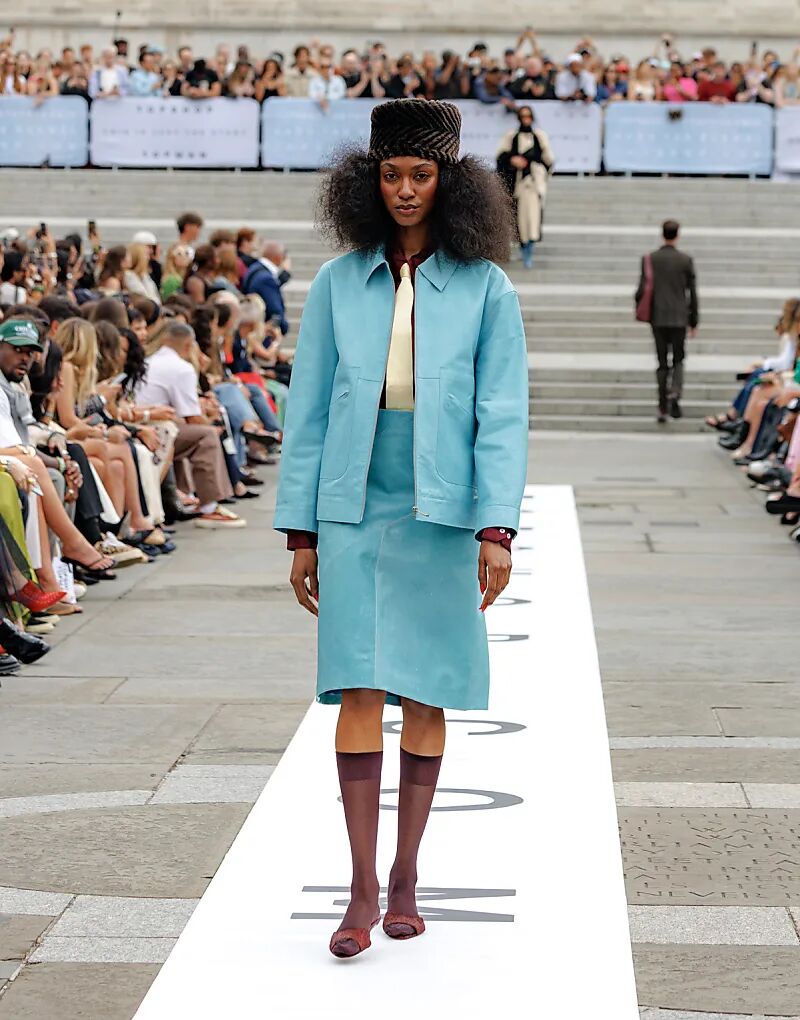 Куртка Topshop из натуральной кожи премиум-класса бирюзового цвета
Куртка Topshop из натуральной кожи премиум-класса бирюзового цвета