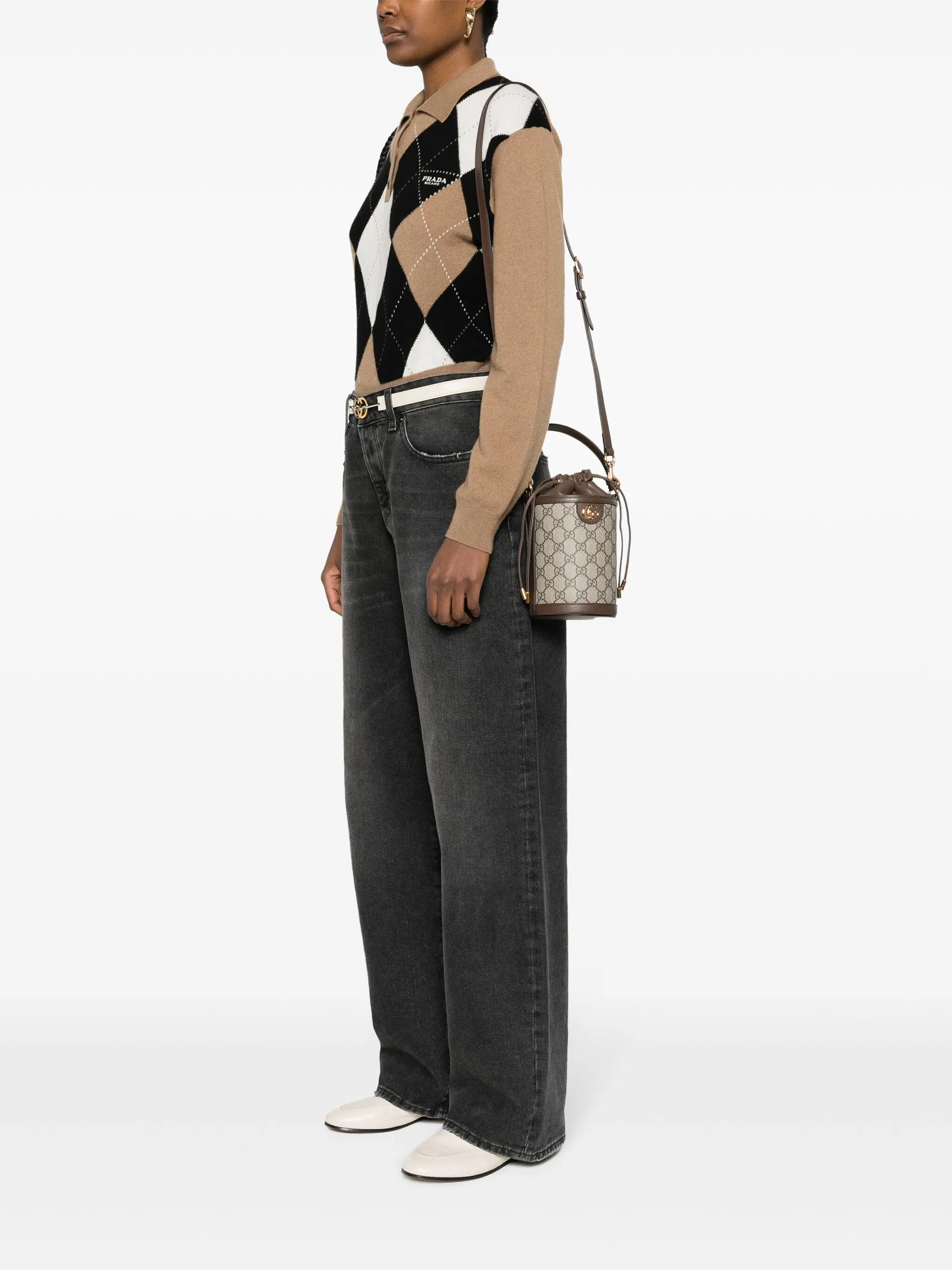 Маленькая сумка-ведро Ophidia с узором GG Supreme Gucci, коричневый
Маленькая сумка-ведро Ophidia с узором GG Supreme Gucci, коричневый