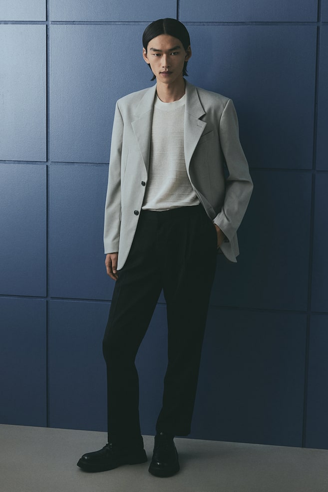 Брюки со стрелками, прямого кроя H&M, черный
Брюки со стрелками, прямого кроя H&M, черный