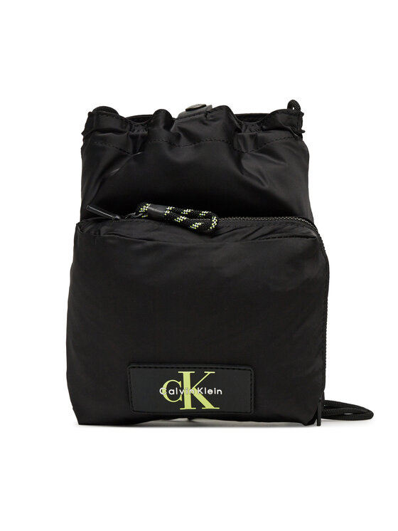 Сумка через плечо Tech Utility Small Cb LV04G1079G Calvin Klein, черный
Сумка через плечо Tech Utility Small Cb LV04G1079G Calvin Klein, черный